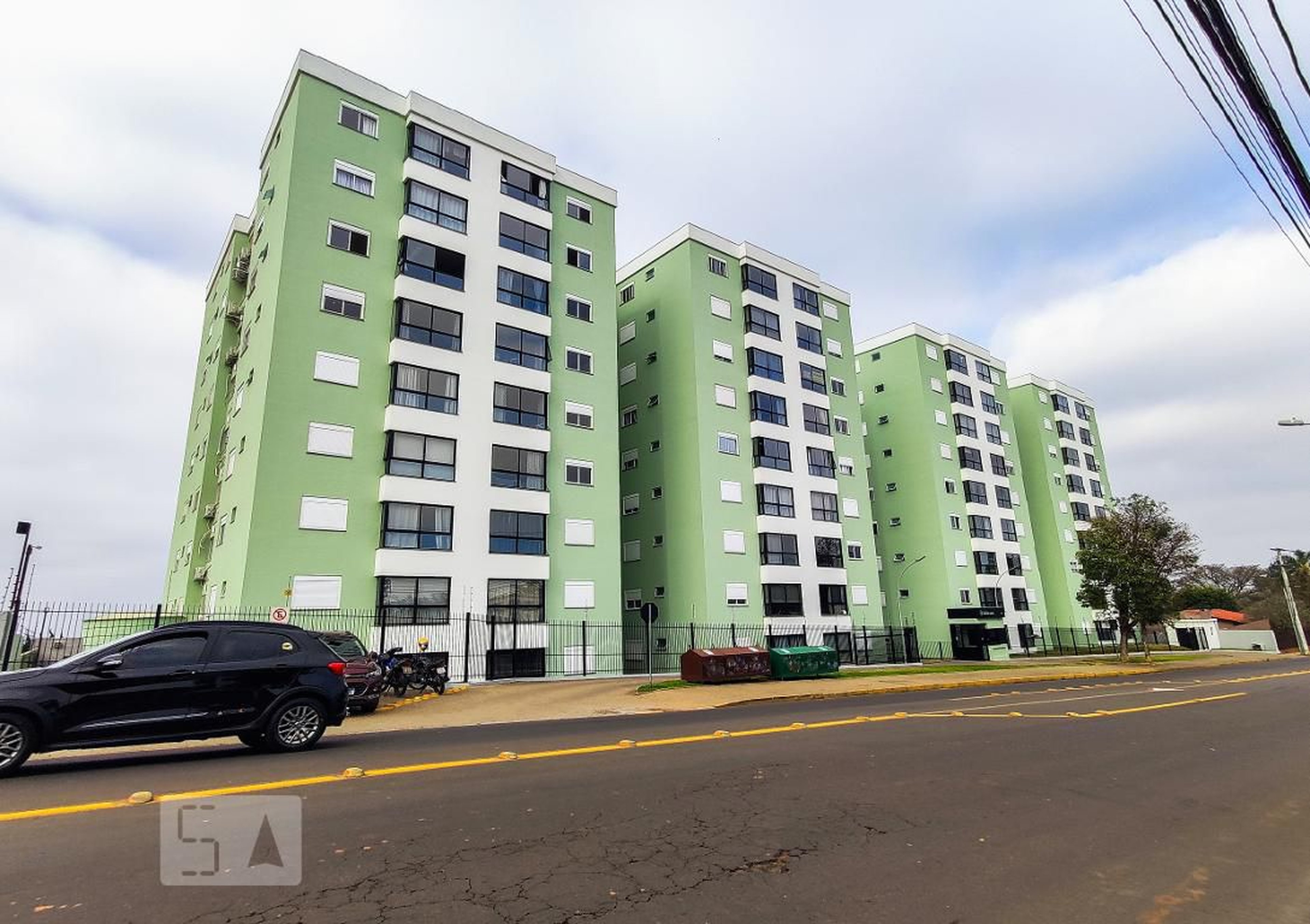 Fachada do Condomínio Condomínio em Rua Guia Lopes, 3234