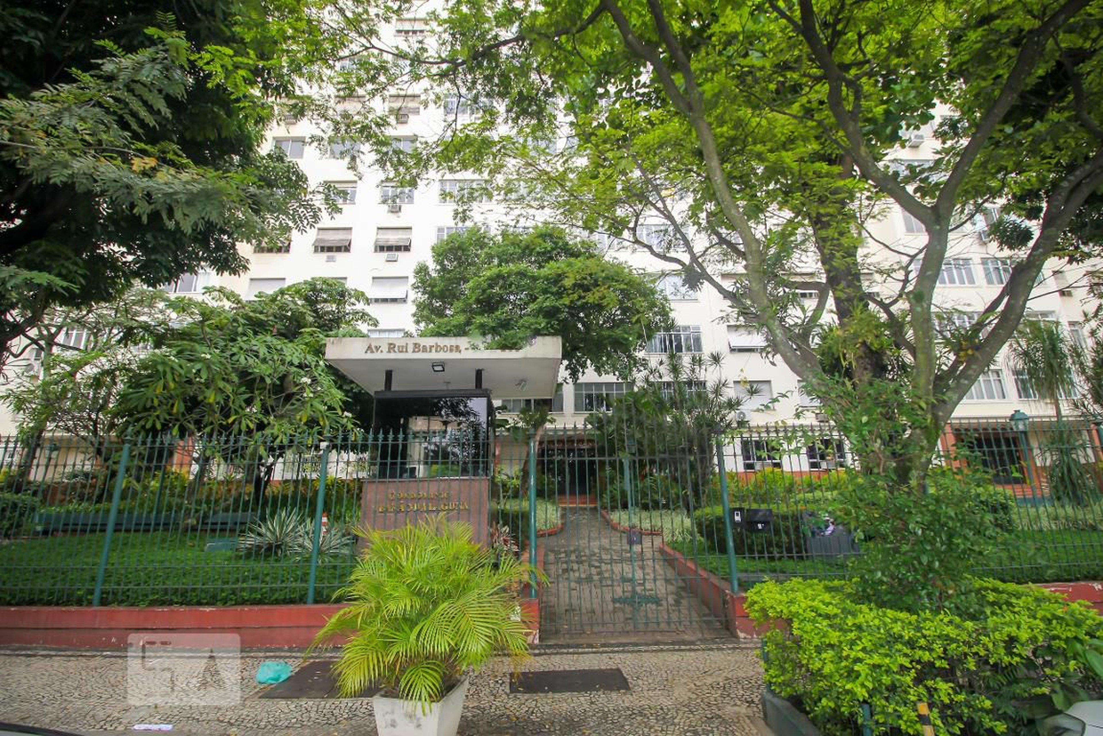 Fachada do Condomínio Condomínio em Avenida Rui Barbosa, 161