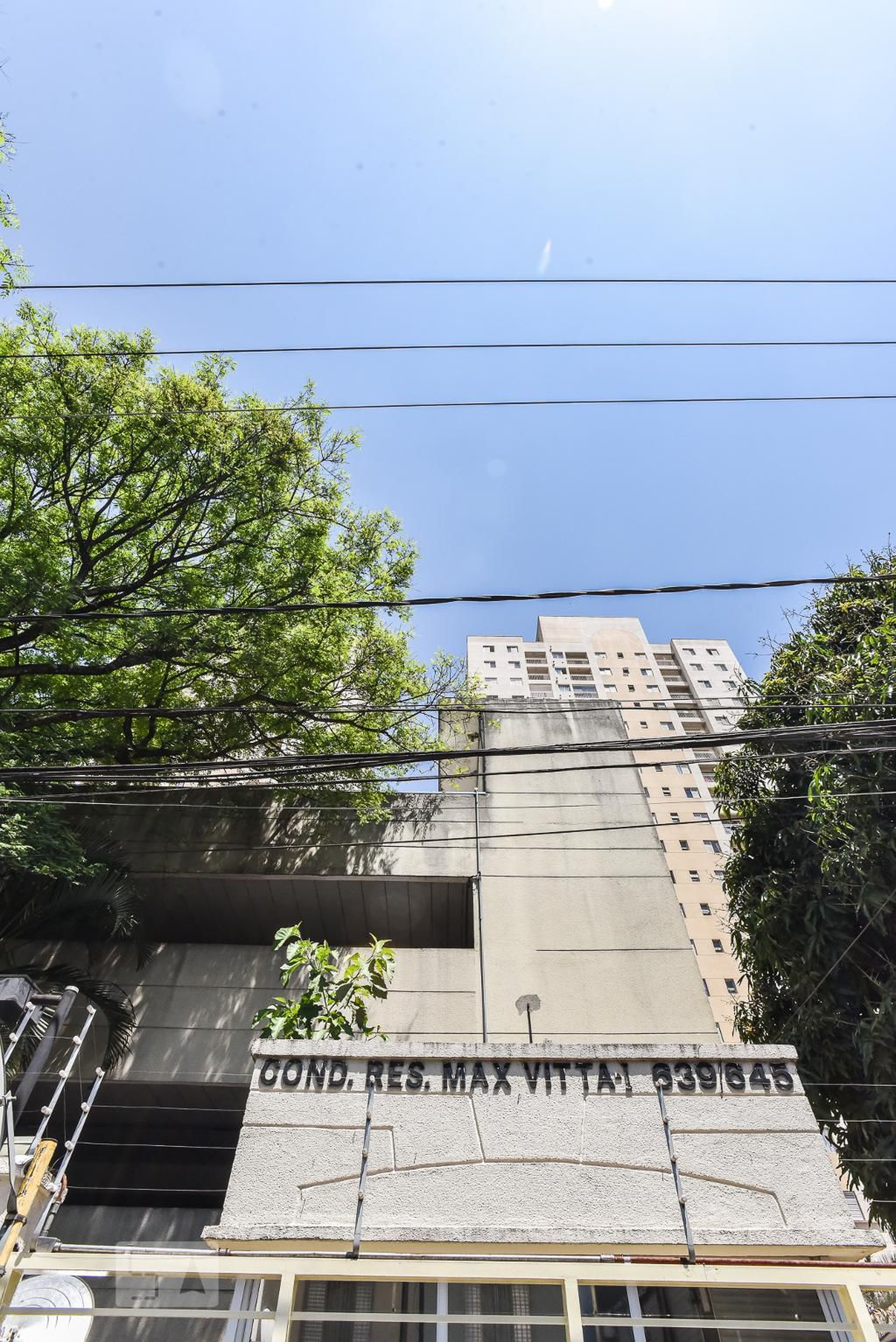 Fachada Condomínio em Rua Cásper Líbero, 638