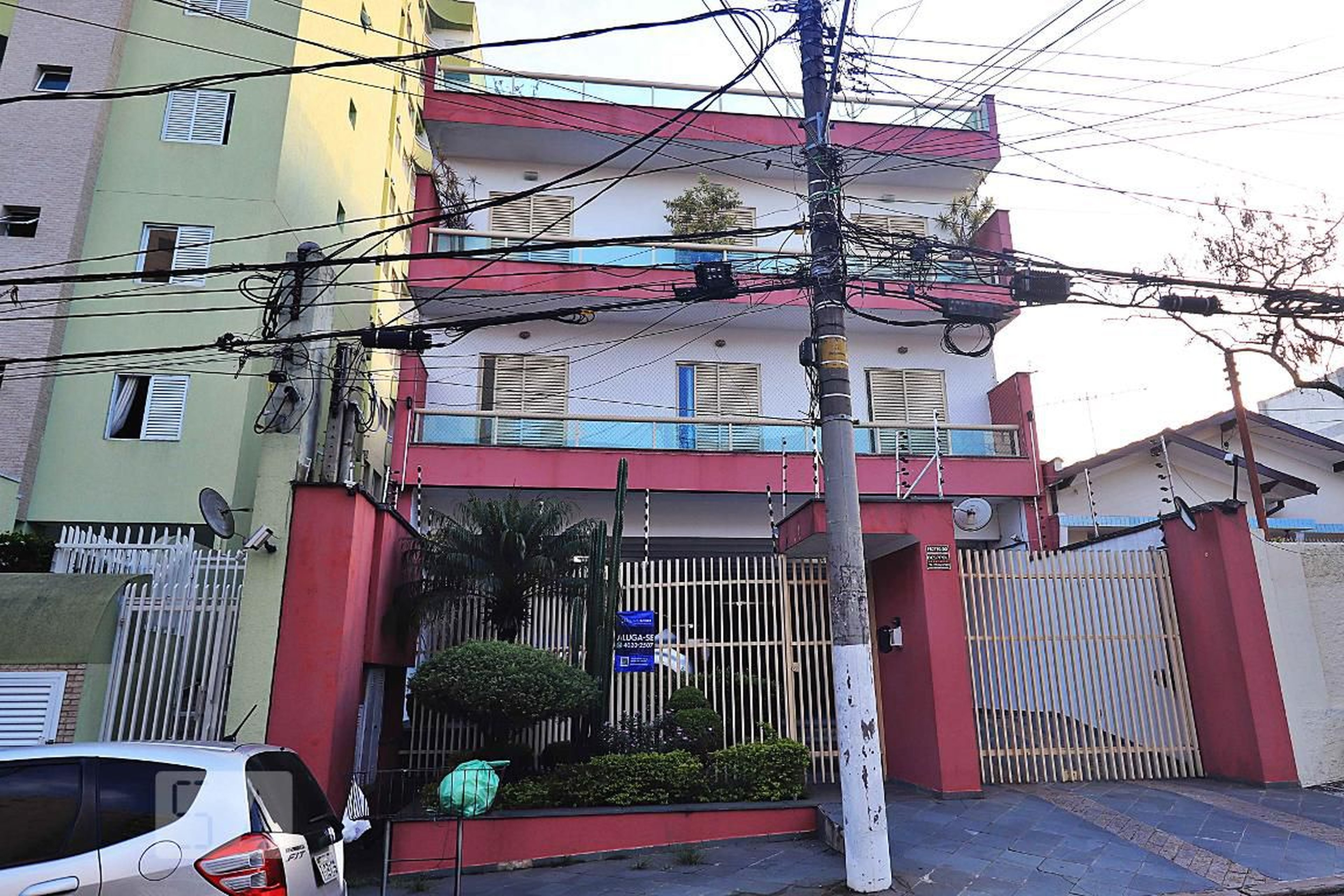 Fachada Edificio Carlos Magno