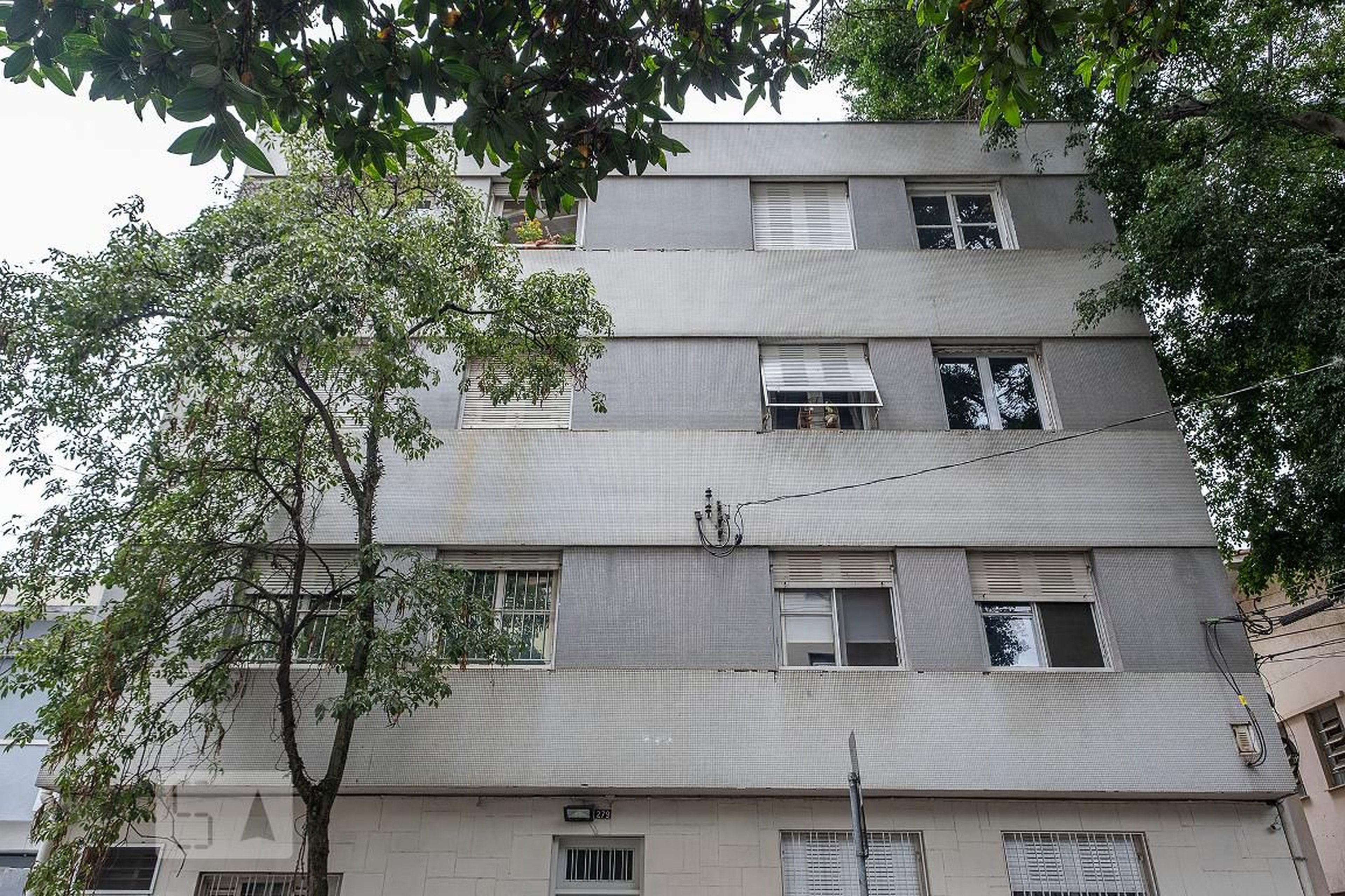 Fachada Condomínio em Rua Fernão Dias, 279