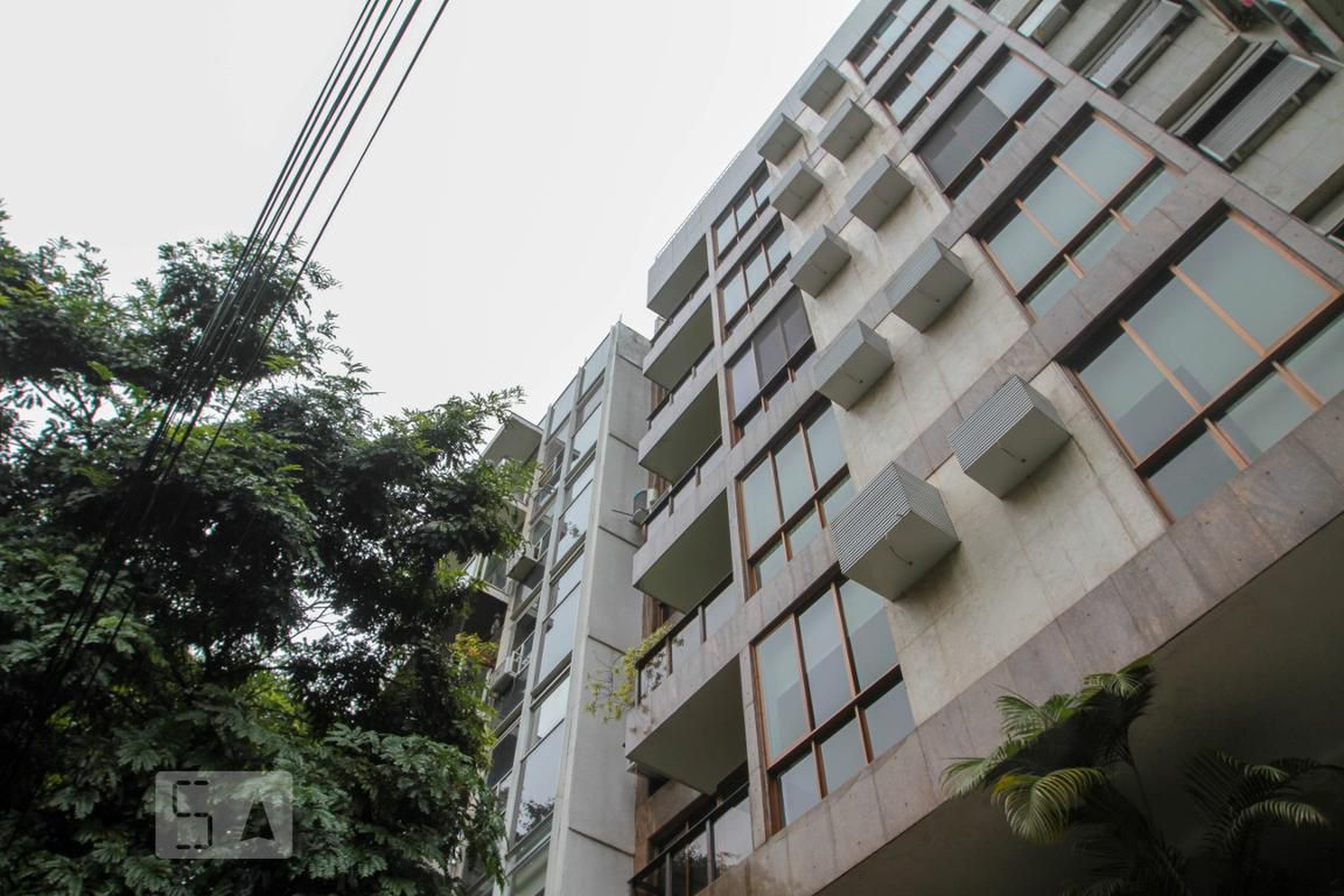 Fachada do Prédio Condomínio em Rua Nascimento Silva, 447