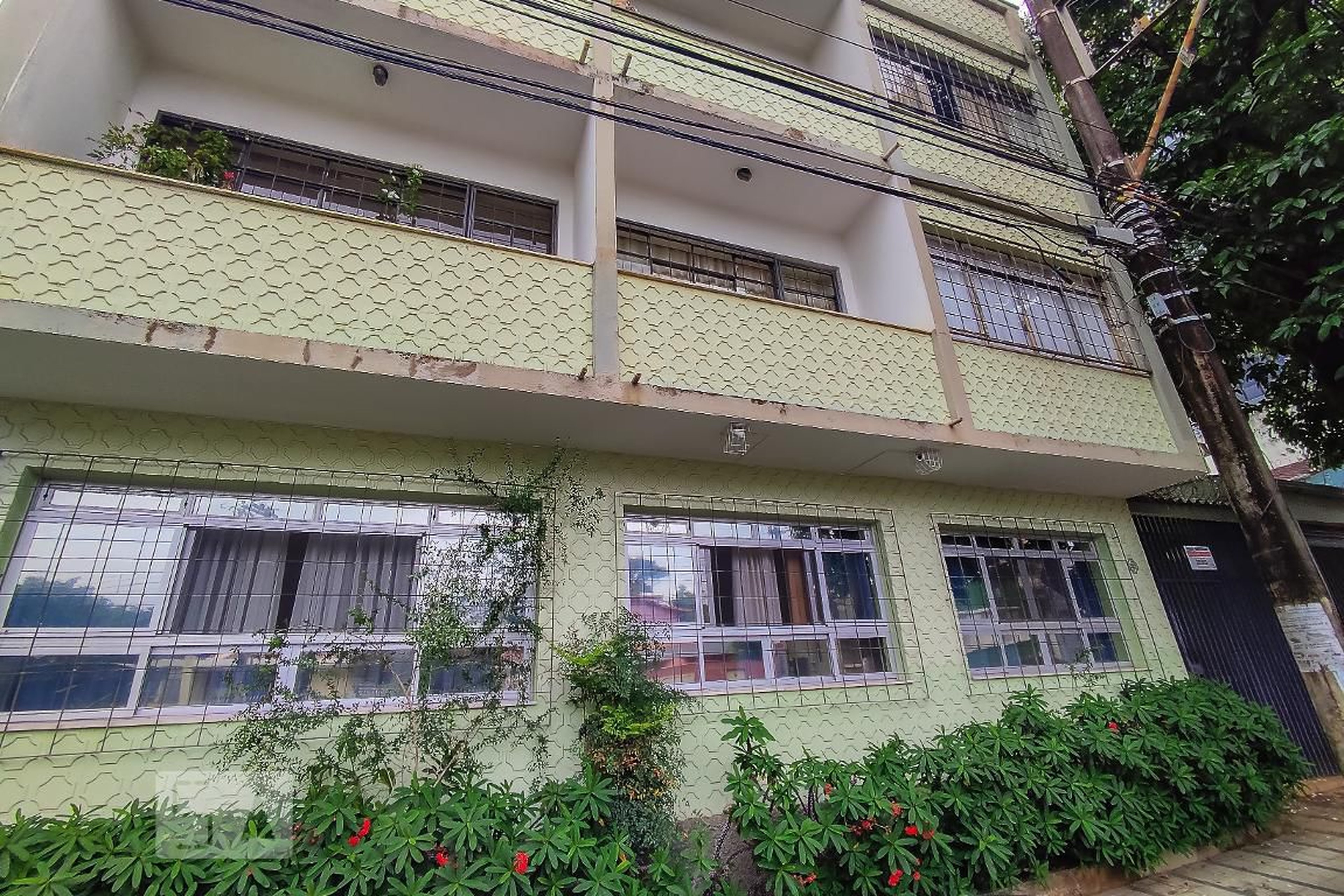 Fachada Condomínio em Rua Brasópolis, 66