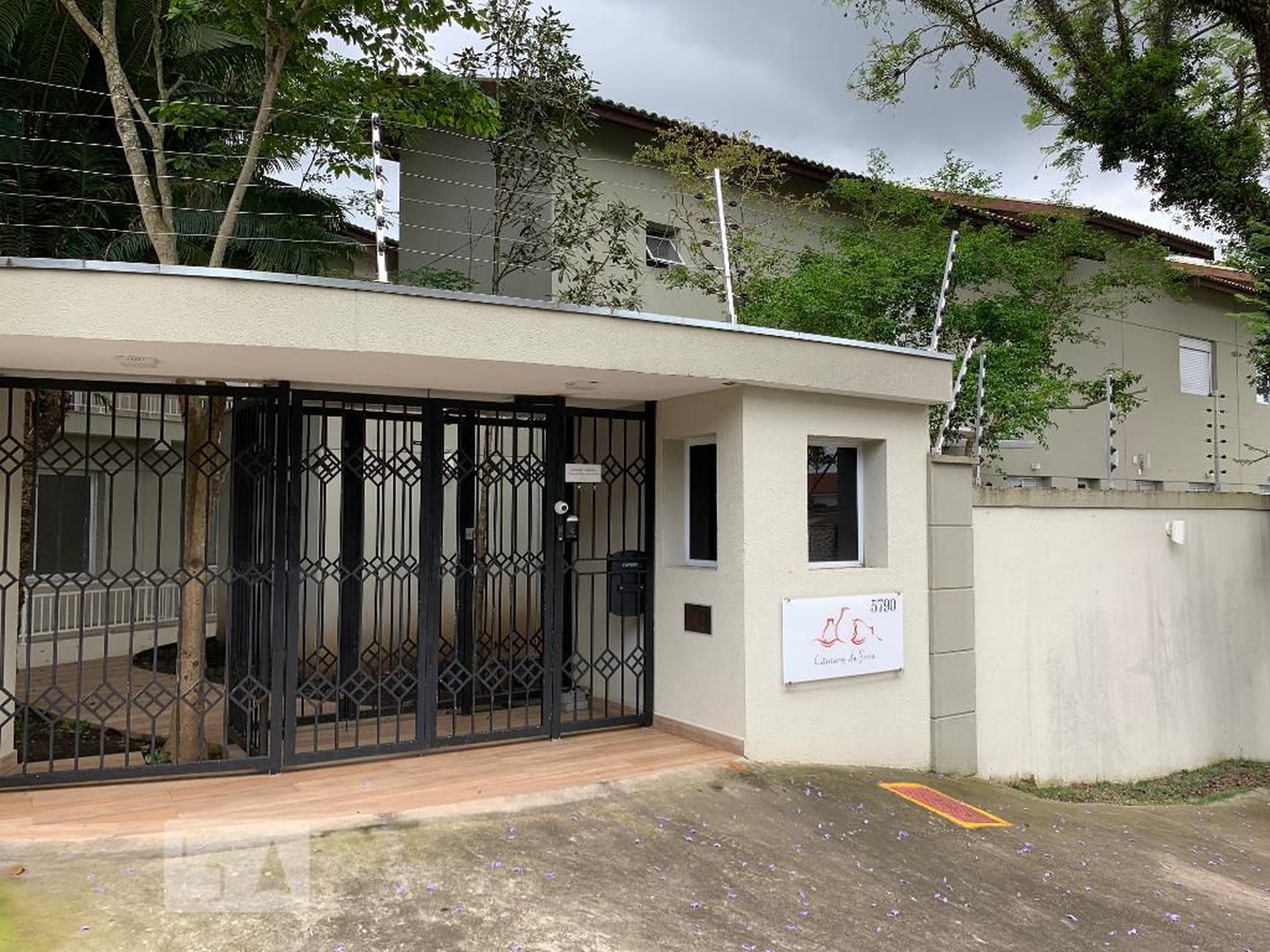 Fachada Condomínio Cântaros da Serra