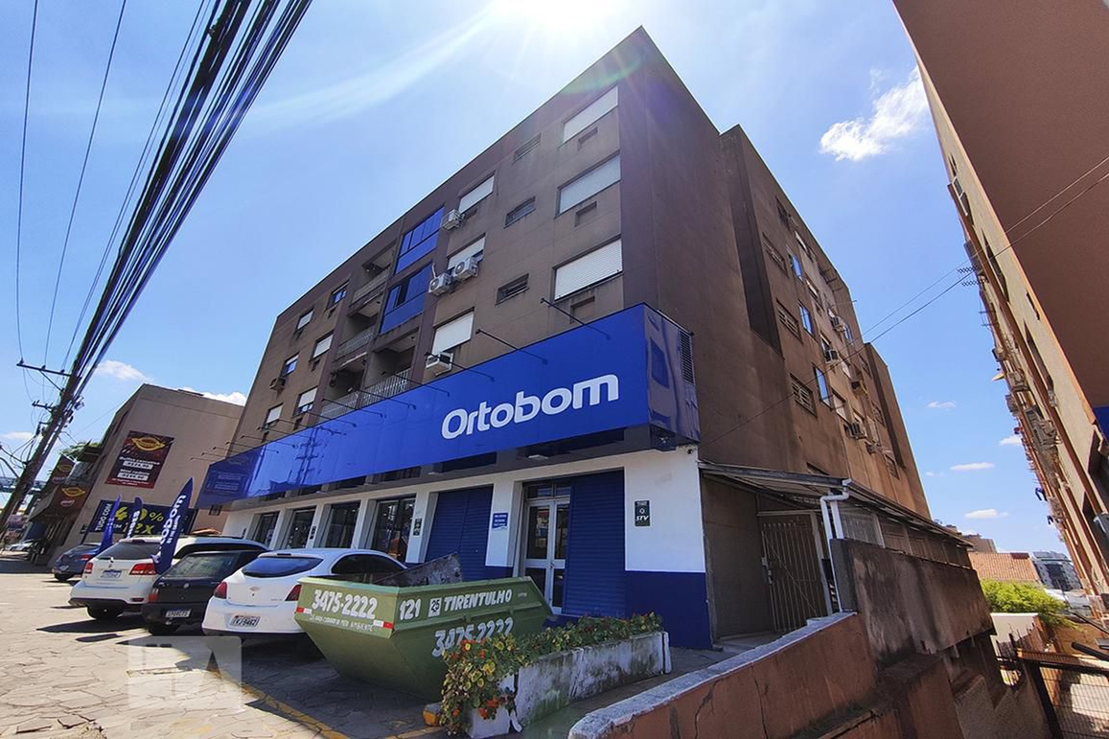 Fachada Condomínio em Avenida Getúlio Vargas, 306