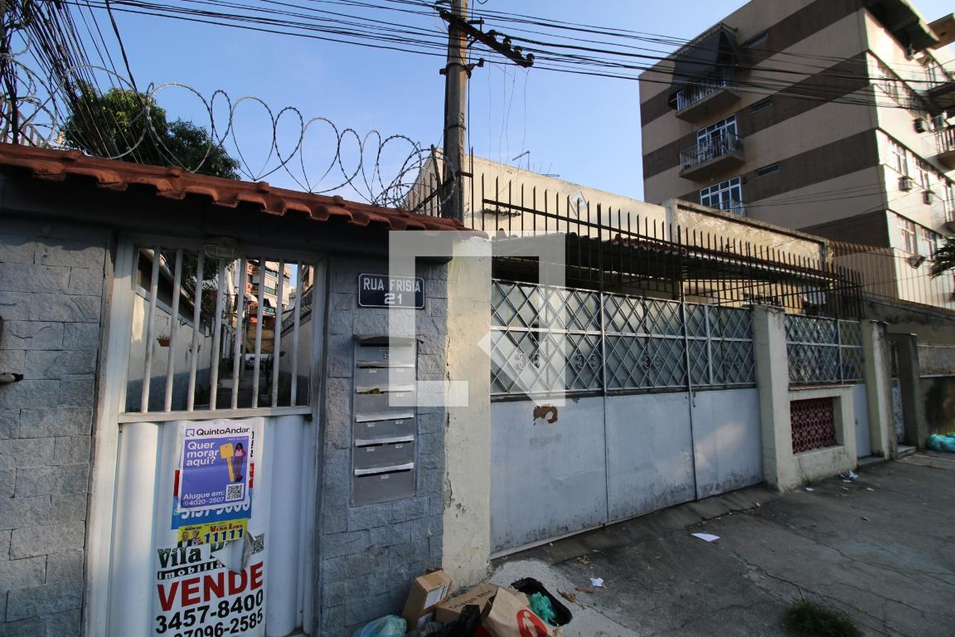Fachada Condomínio em Rua Frisia, 21