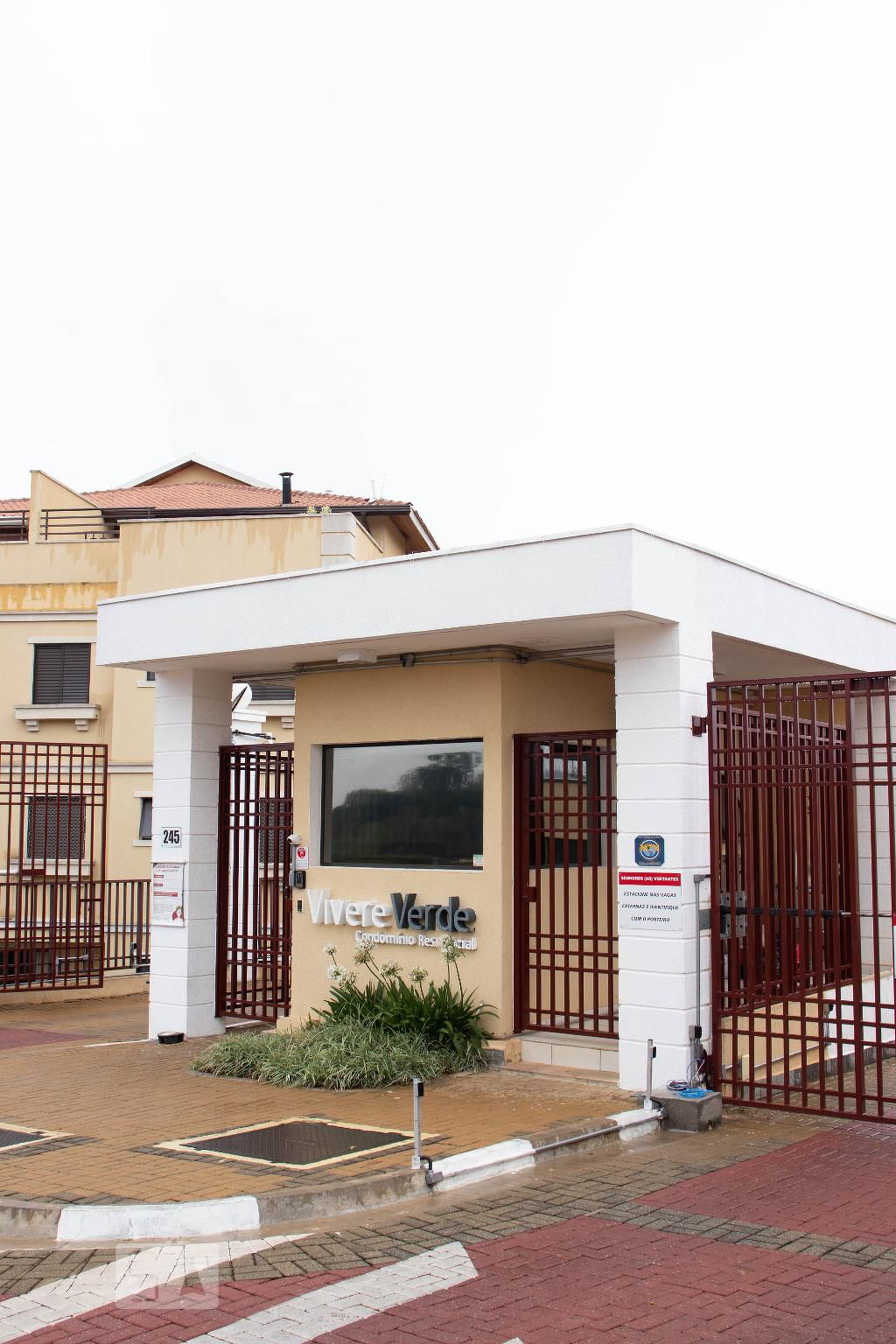 Fachada do Condomínio Condomínio Vivere Verde