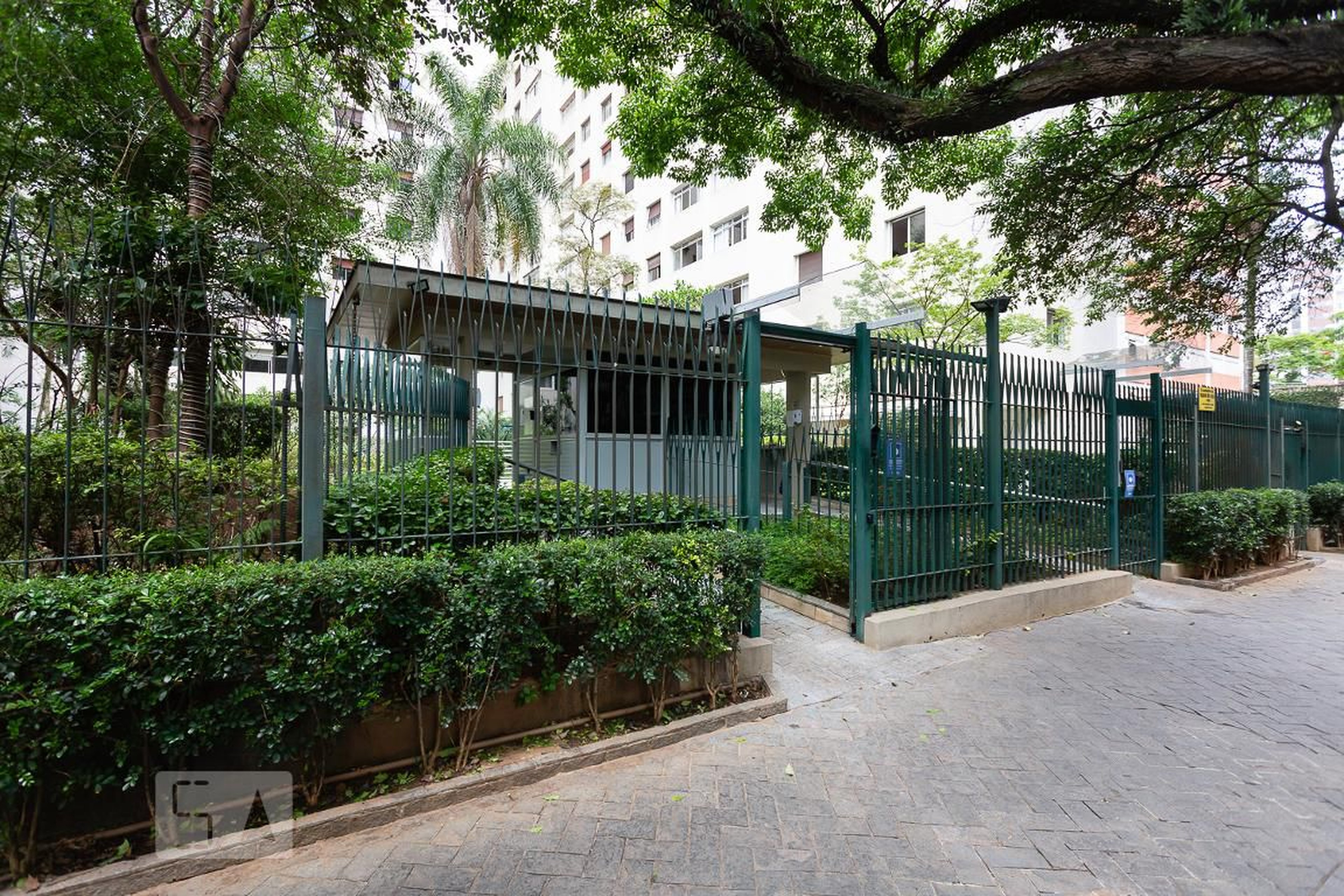 Fachada Condomínio em Rua Doutor Mário Ferraz, 404