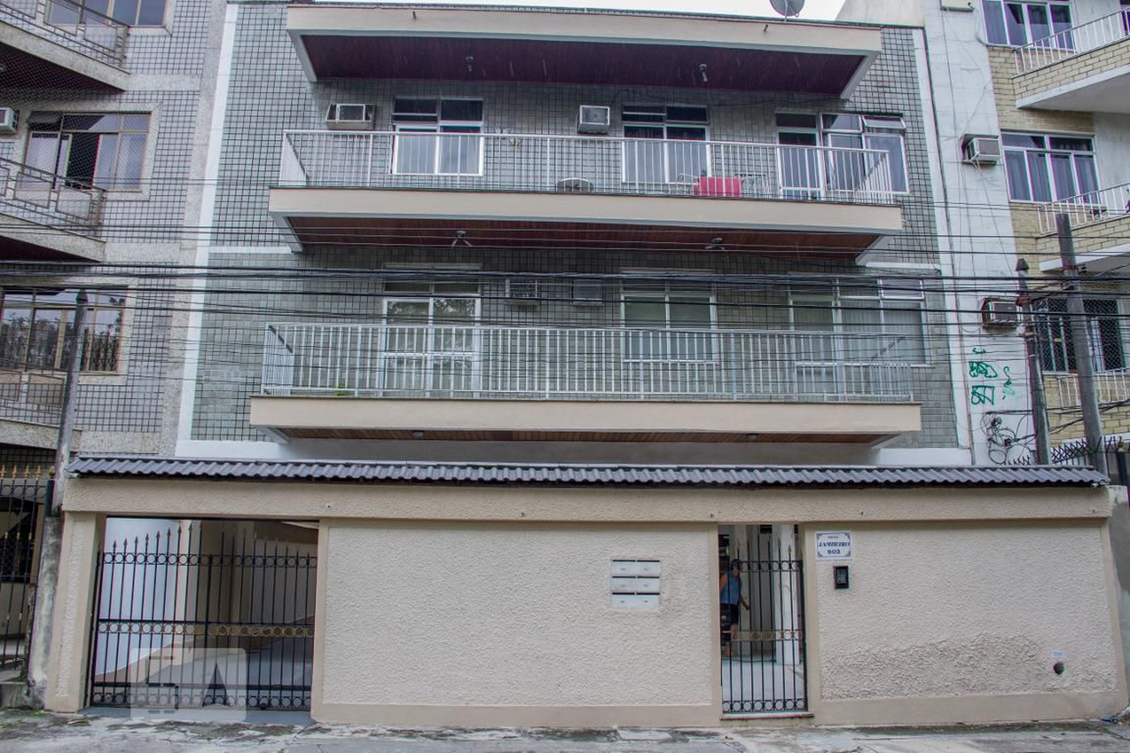 Fachada Condomínio em Avenida Jambeiro, 802