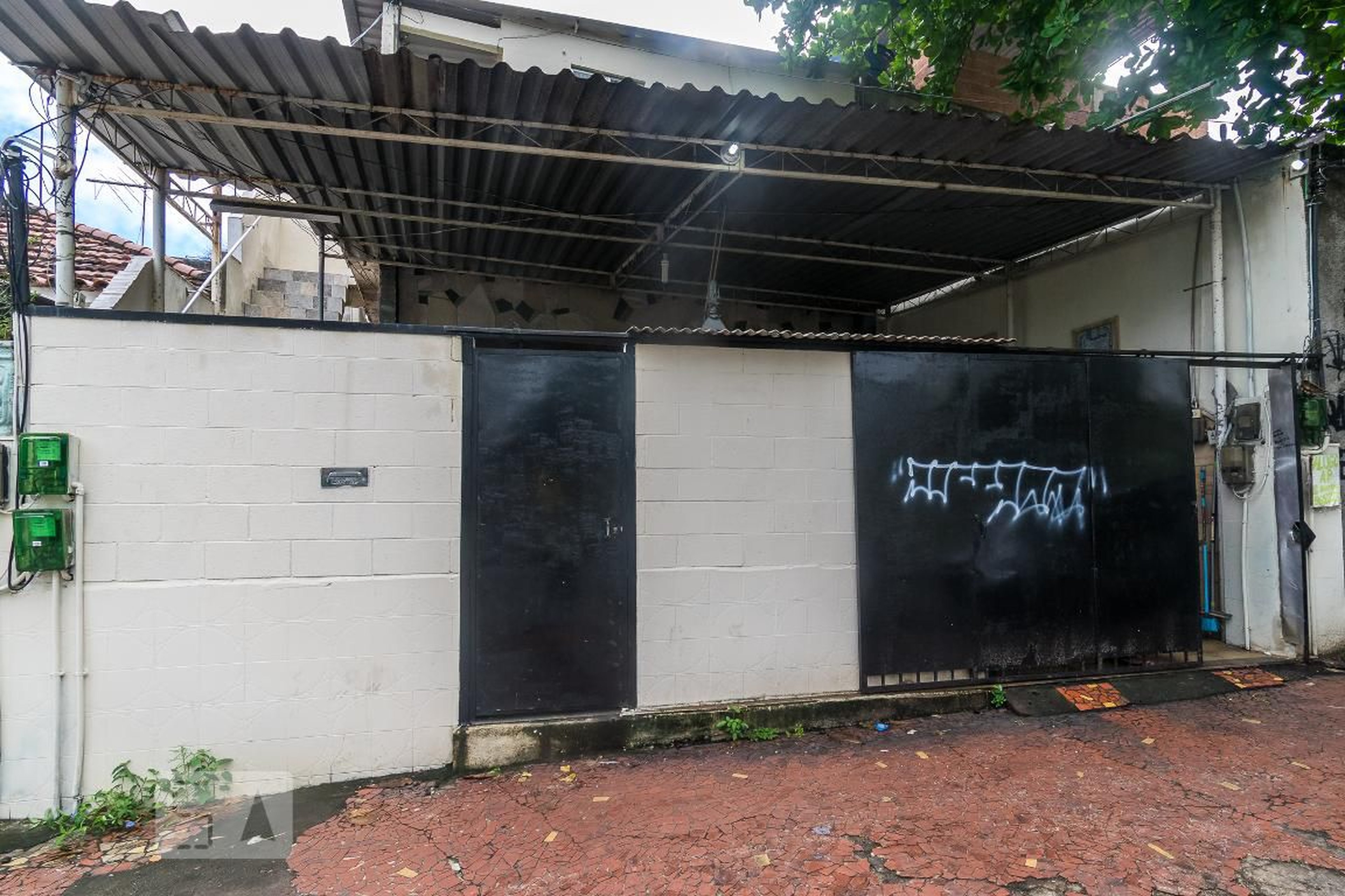 Fachada Condomínio em Rua Jorge Coelho, 414