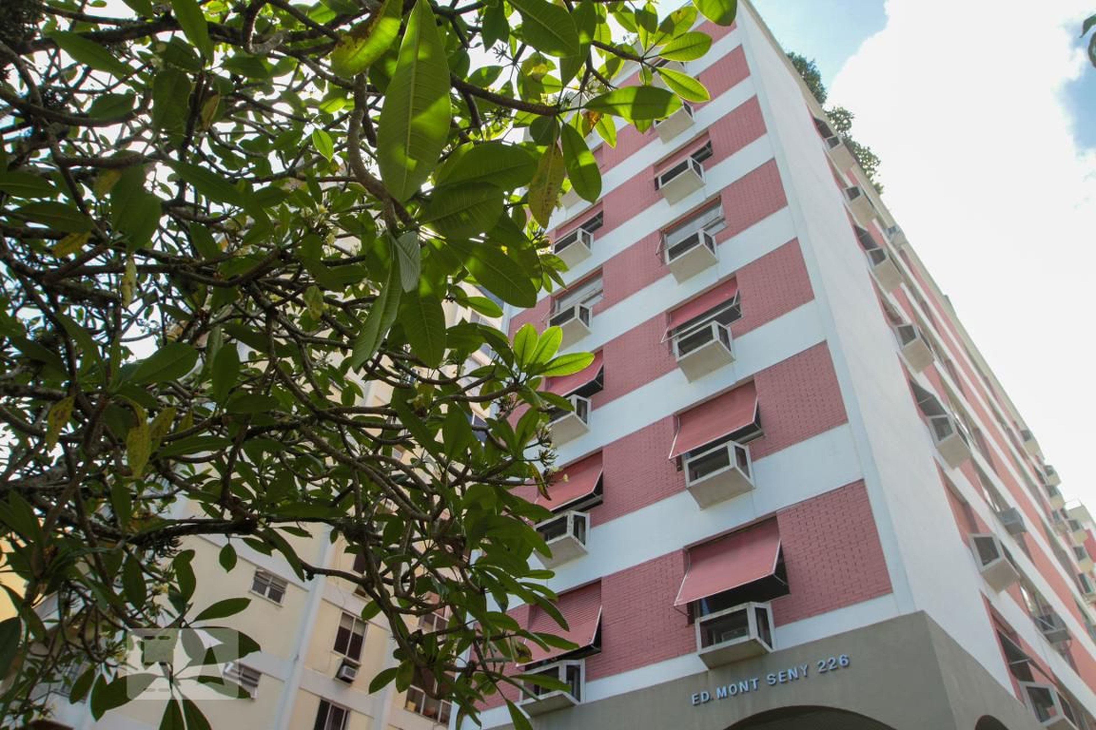 Fachada do Prédio Edifício Mont Seny