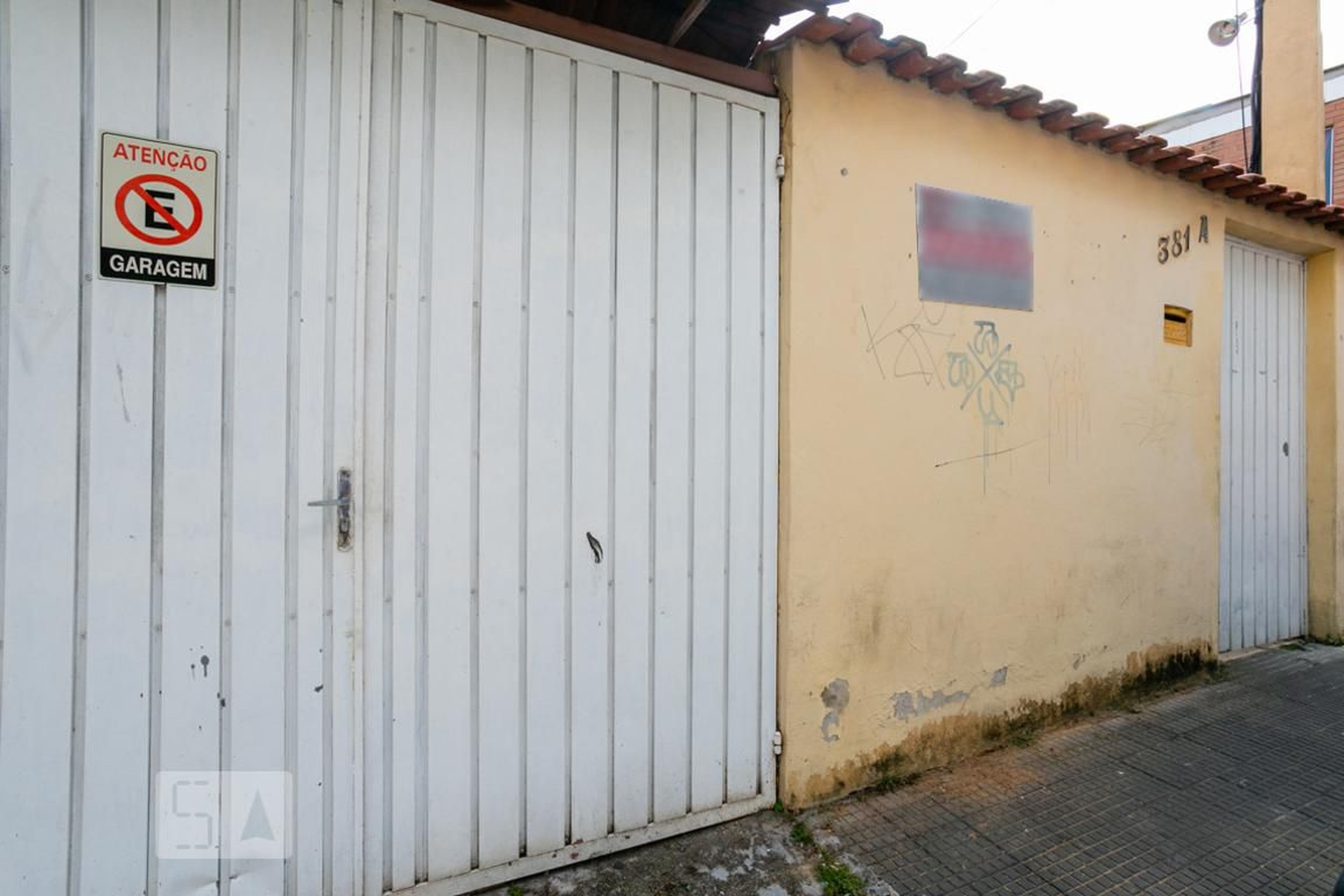 Fachada do condomínio Condomínio em Rua Alcides Godói, 381
