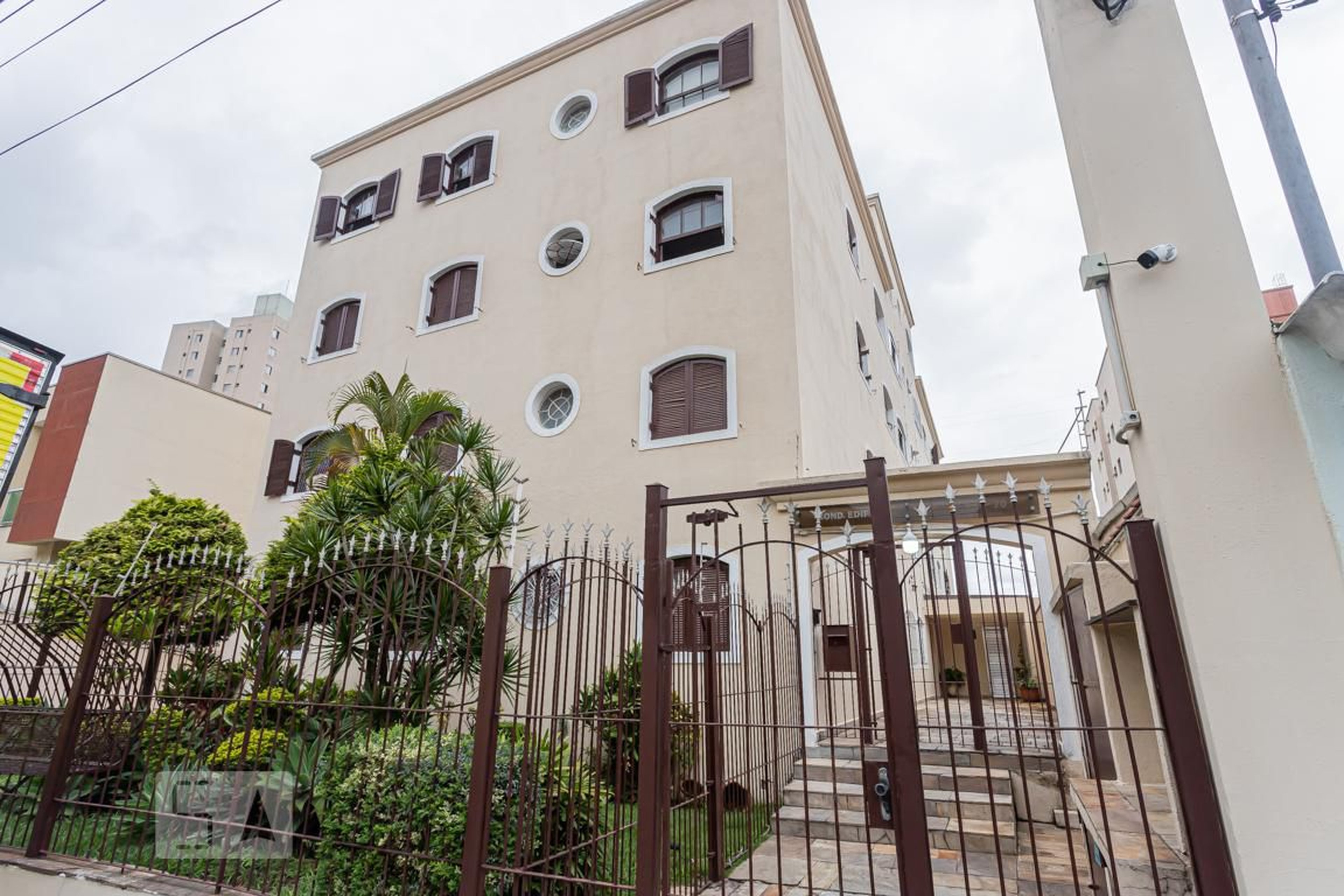 Fachada Condomínio em Rua Tujuguaba, 70