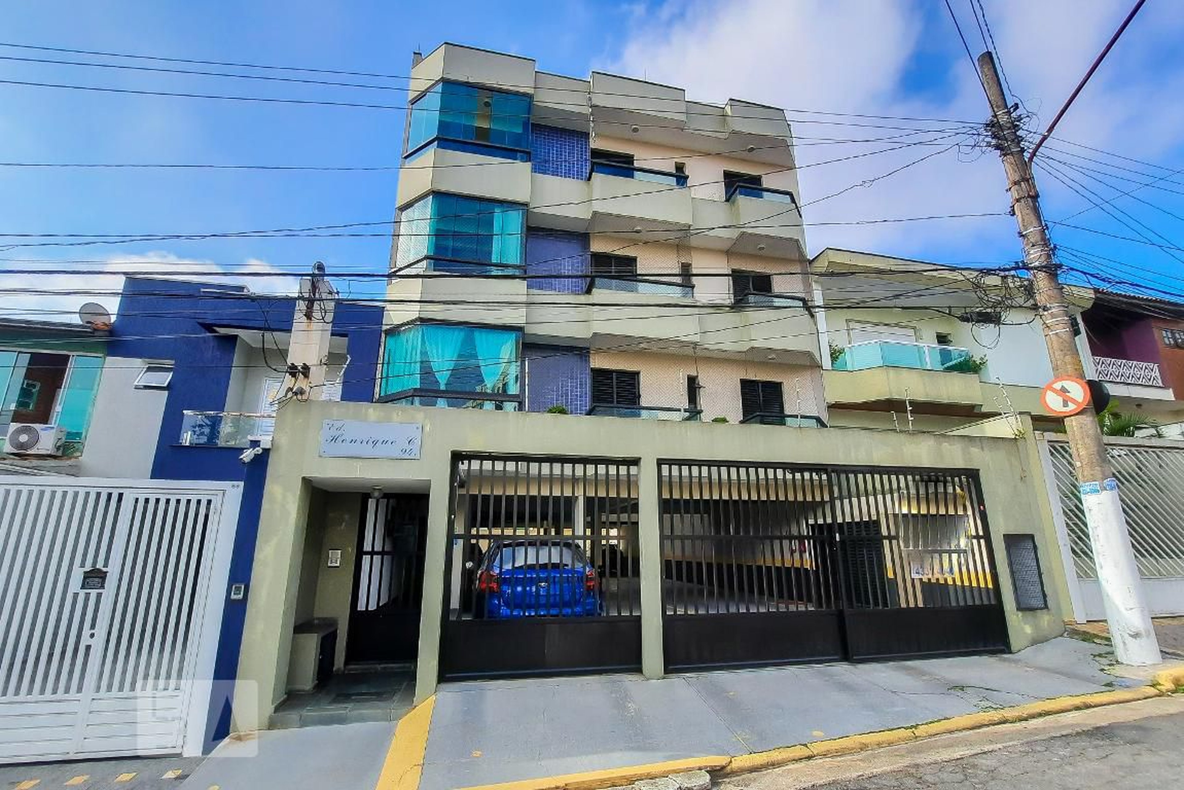 Fachada do Condomínio Condomínio Henrique