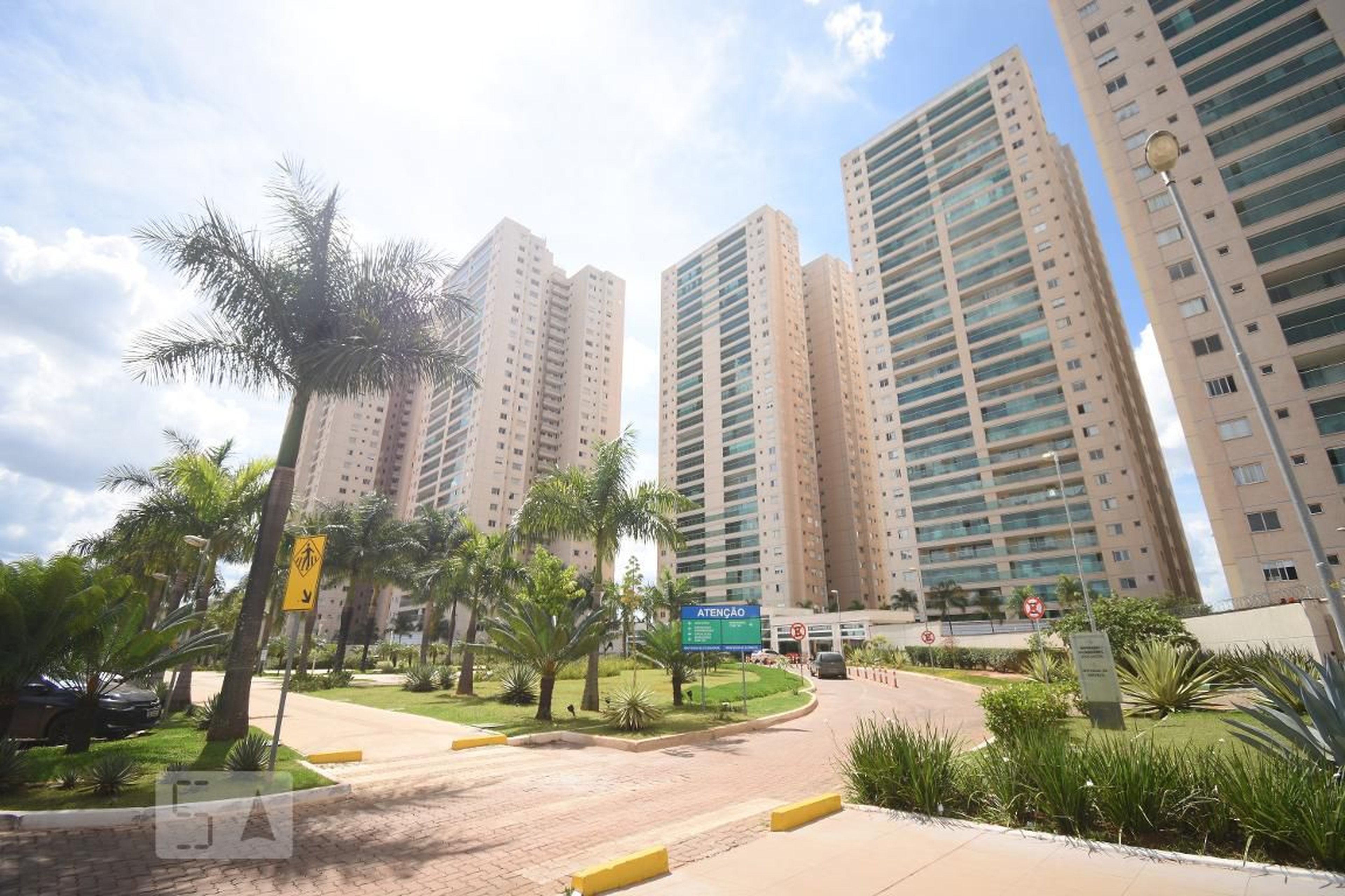 Fachada Condomínio Res. Península