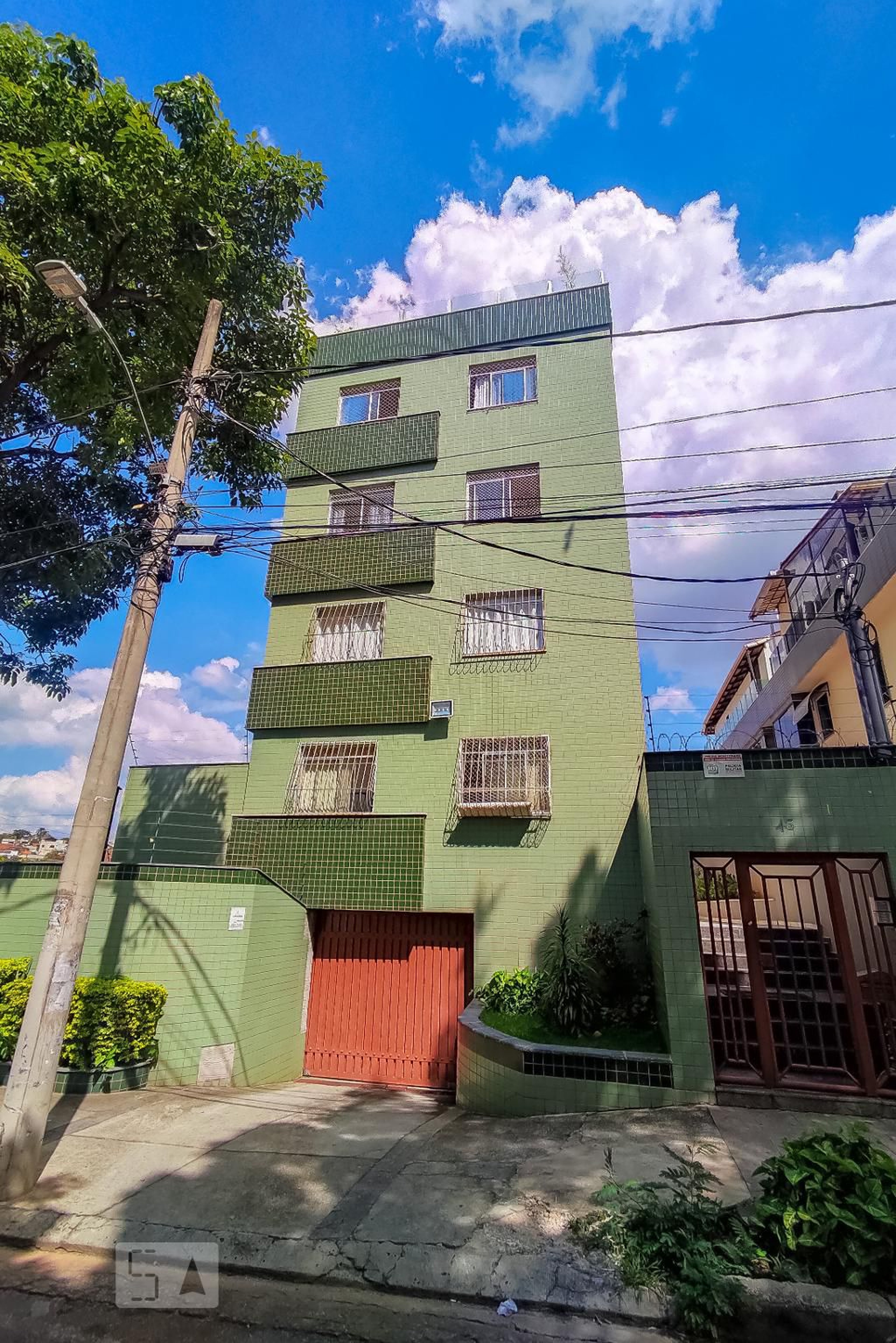 Fachada Condomínio em Rua Nelson Lemos de Carvalho, 43