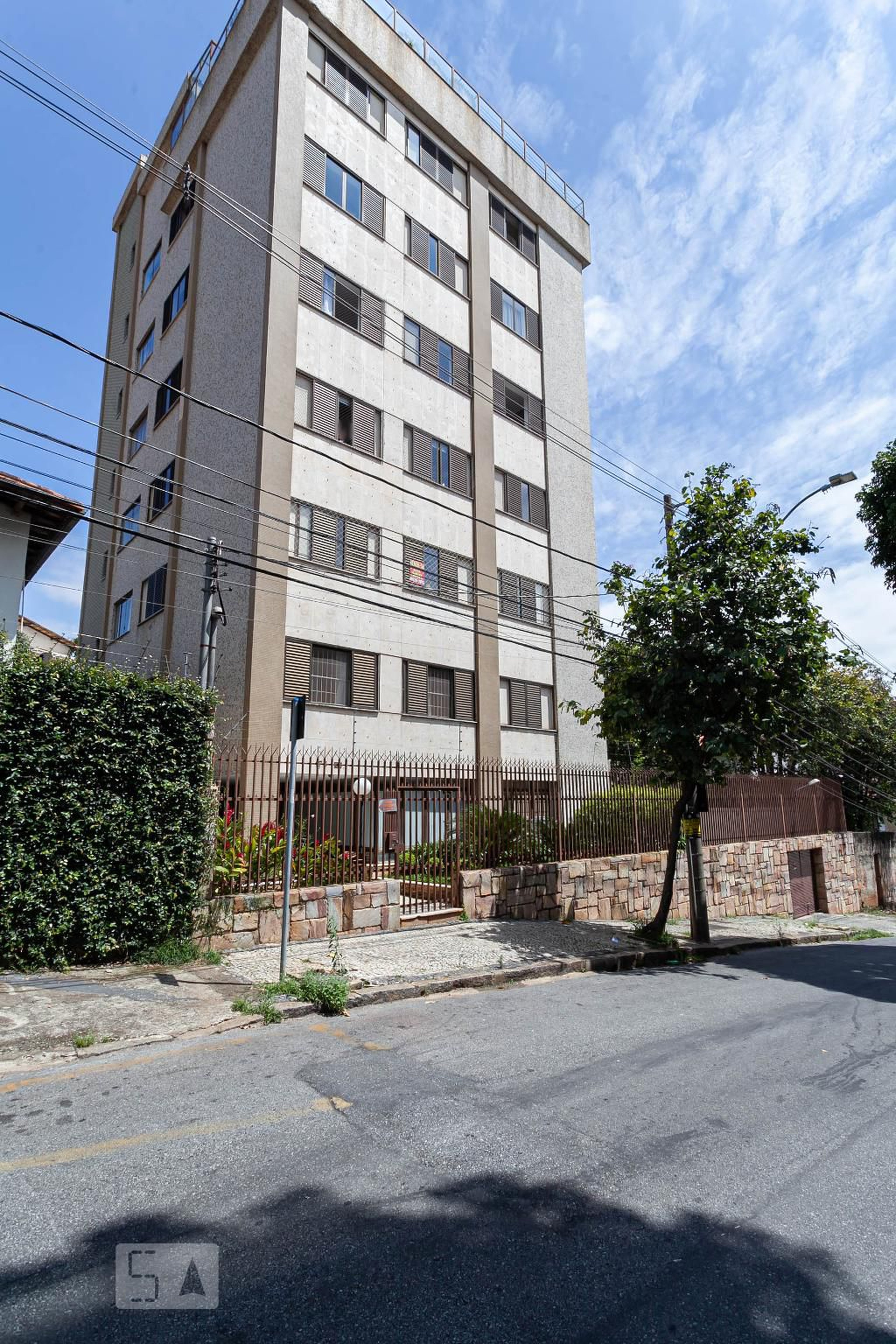 Fachada do prédio Condomínio em Rua Padre Francisco Arantes, 176