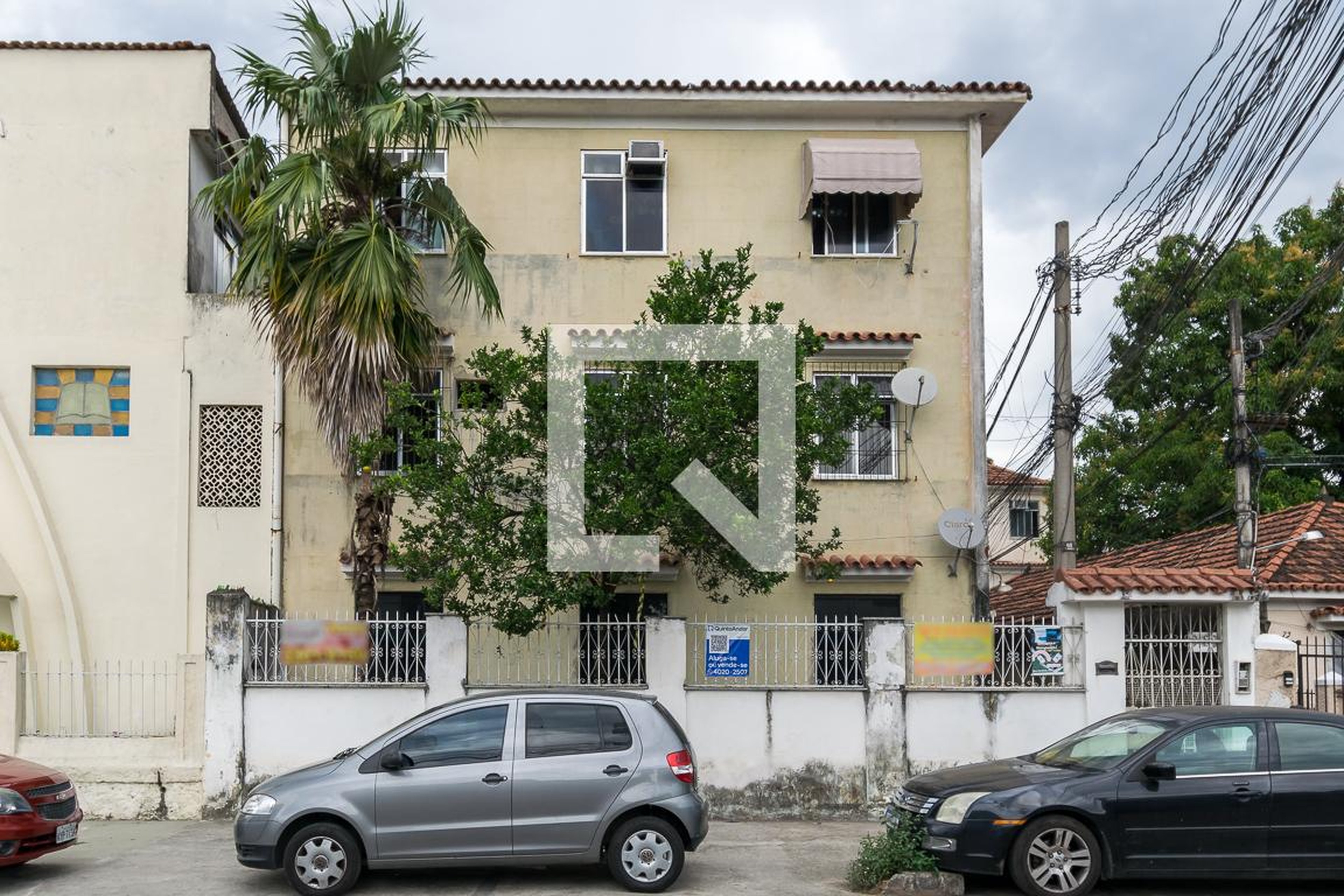 Fachada do Prédio Condomínio em Rua Joaquim Rodrigues, 61