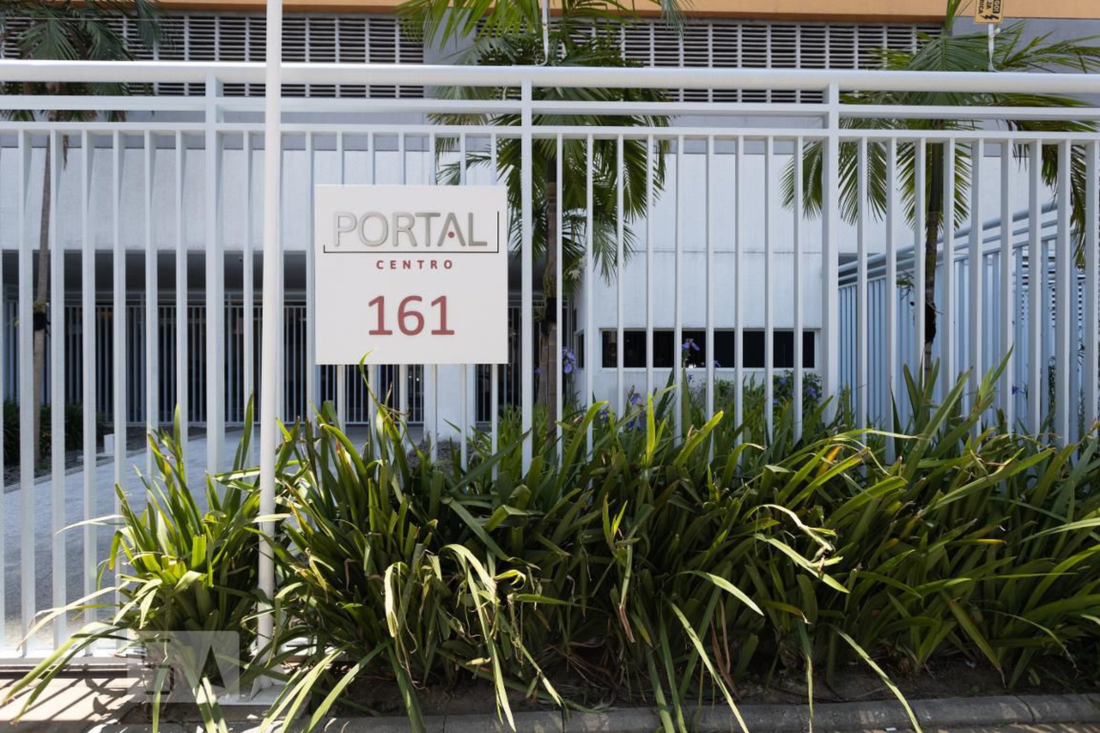 Fachada Condomínio em Rua Alegria, 191