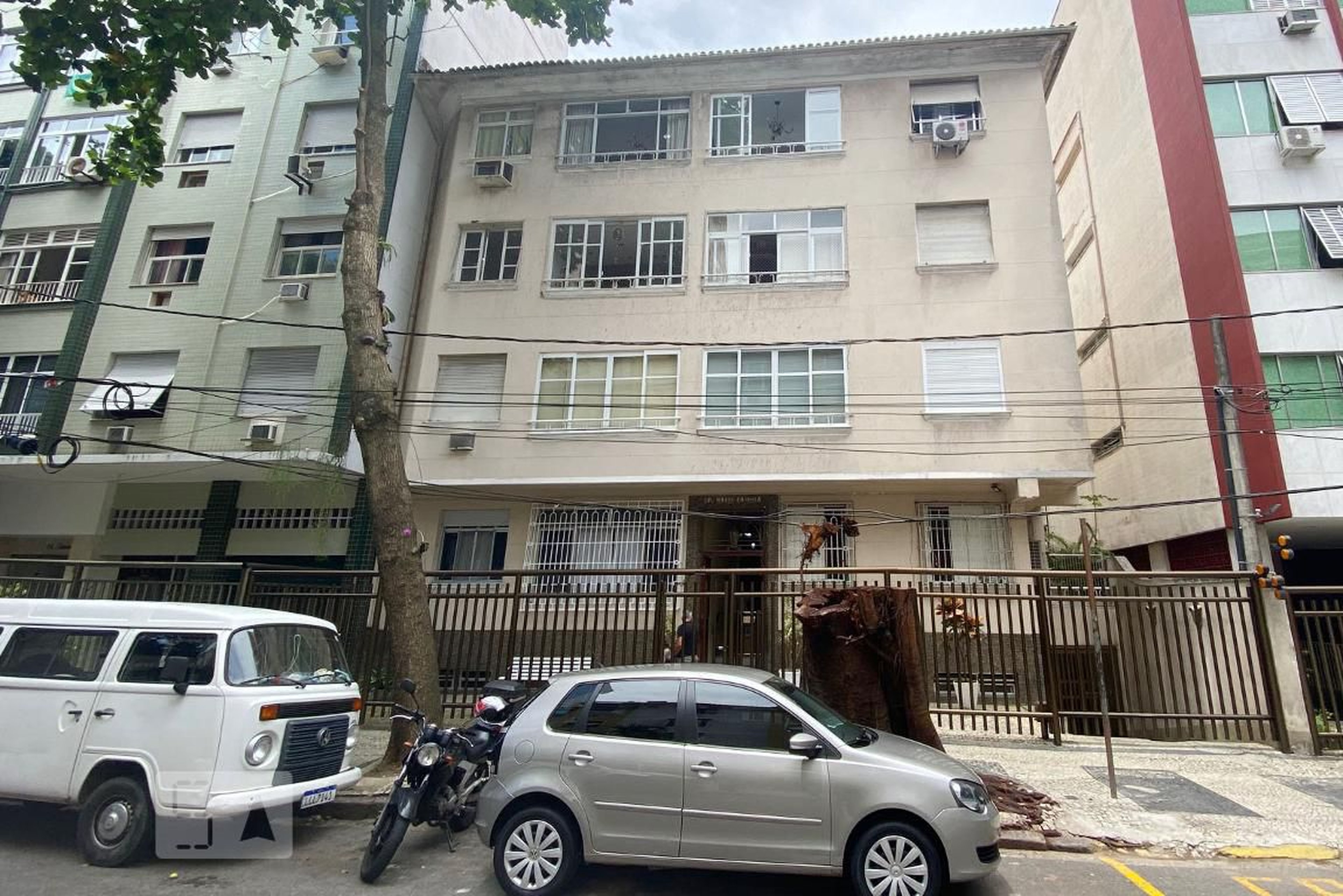 Fachada Condomínio em Rua Aristides Espinola, 60