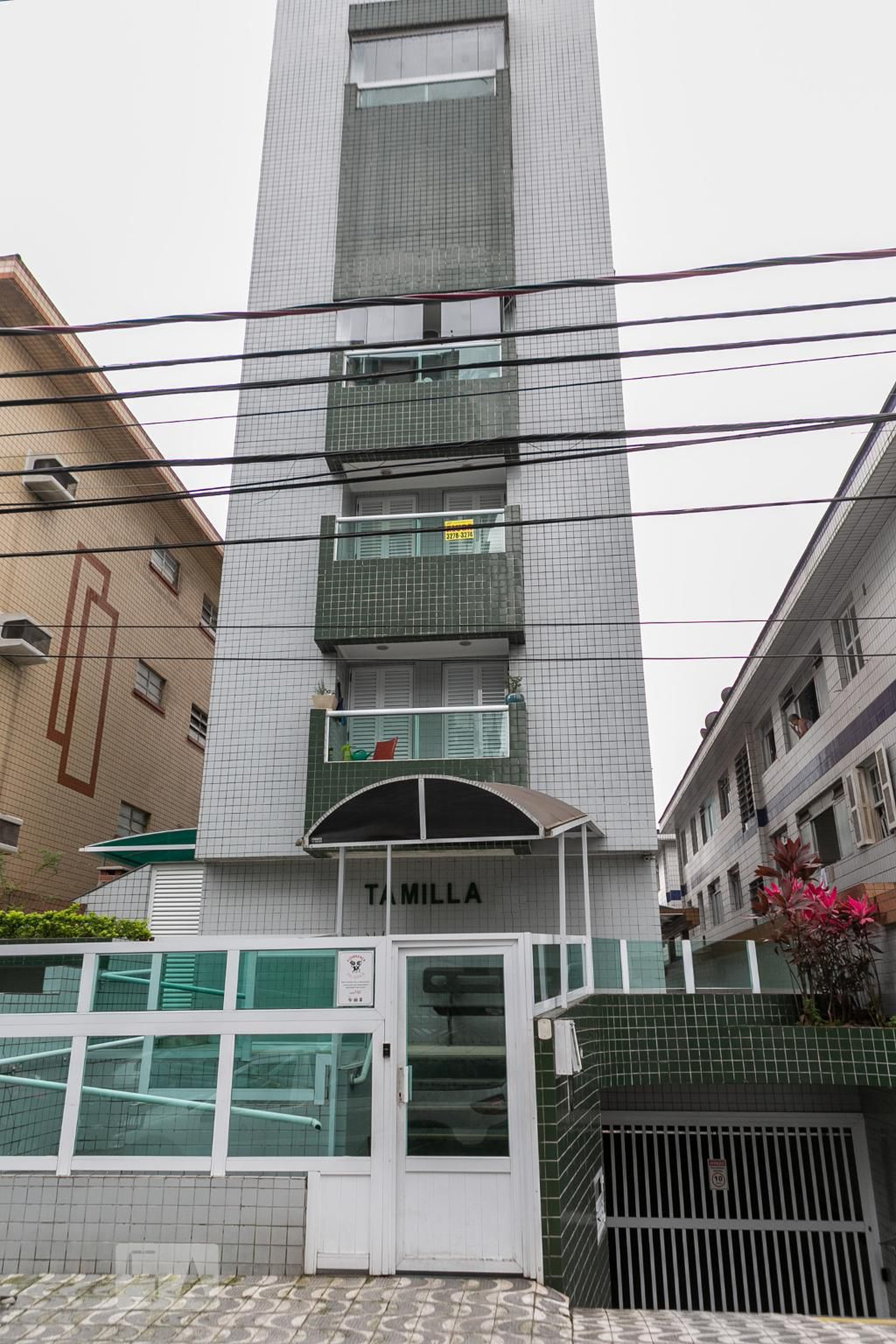 Fachada Condomínio em Rua Oswaldo Cochrane, 245