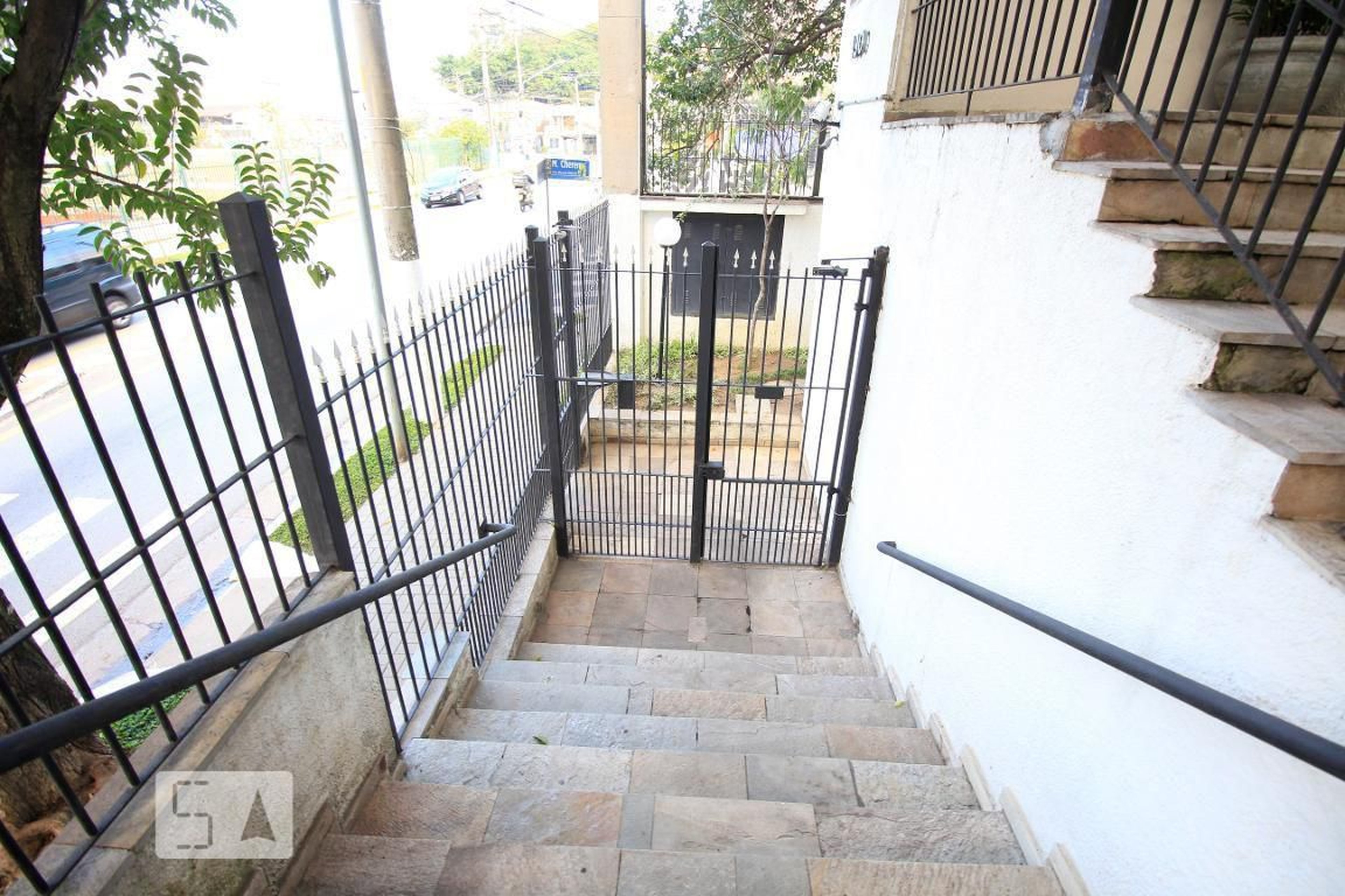 Entrada - Edifício Jasmins