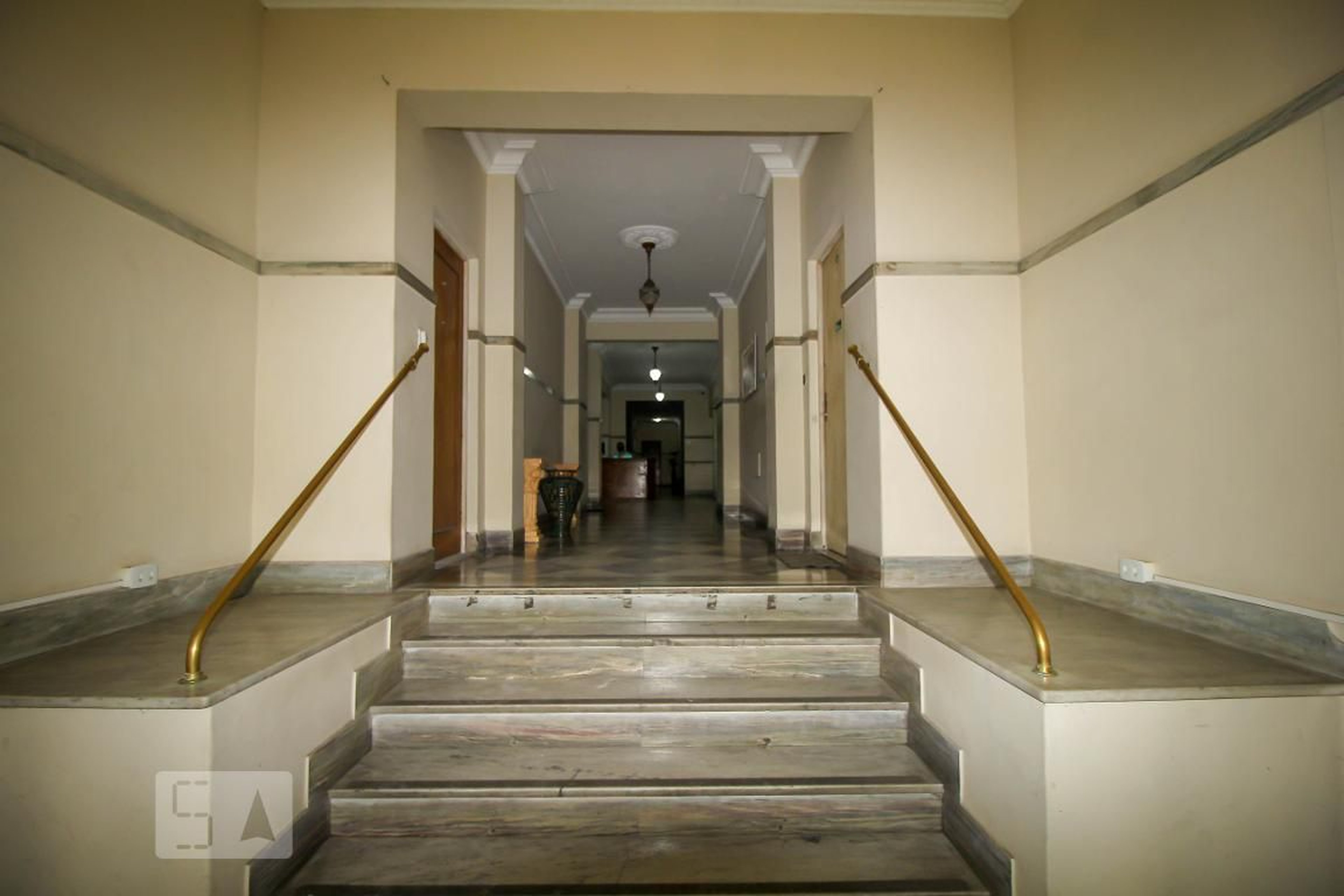 Entrada do Prédio - Edifício Sylvina