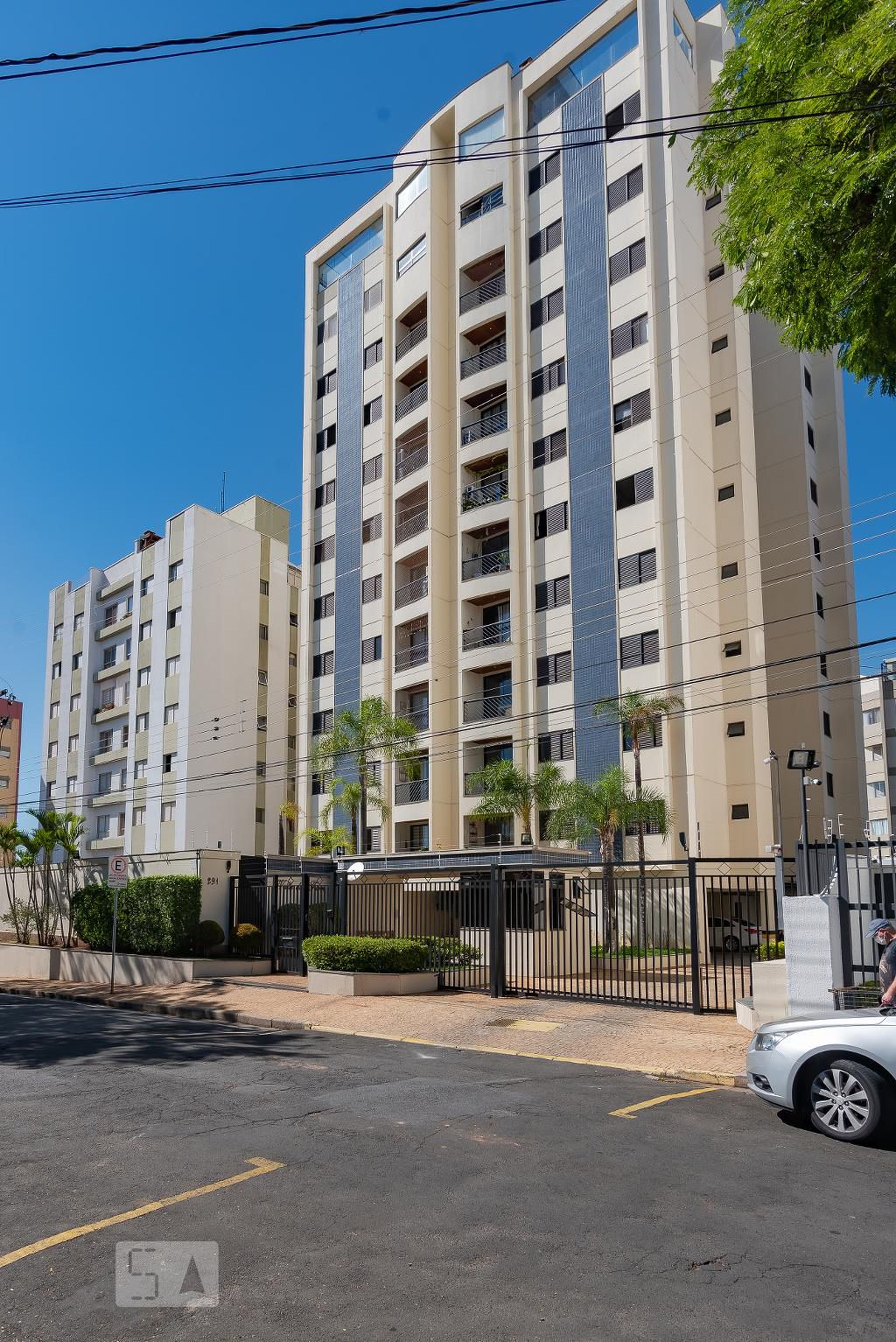 Fachada do Prédio Condomínio em Rua Professor Saul Carlos da Silva, 291