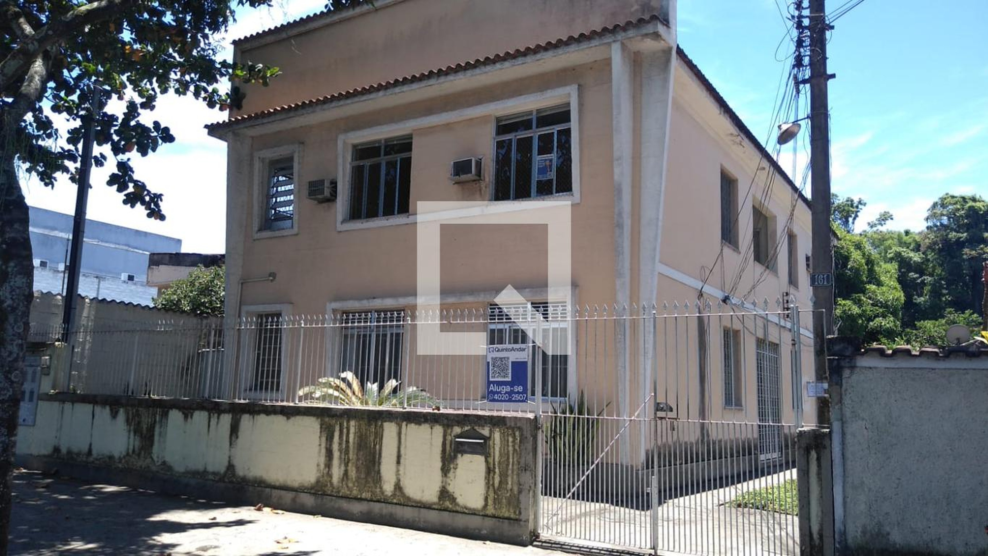 Fachada do Prédio Condomínio em Rua Professor Gonçalves, 161