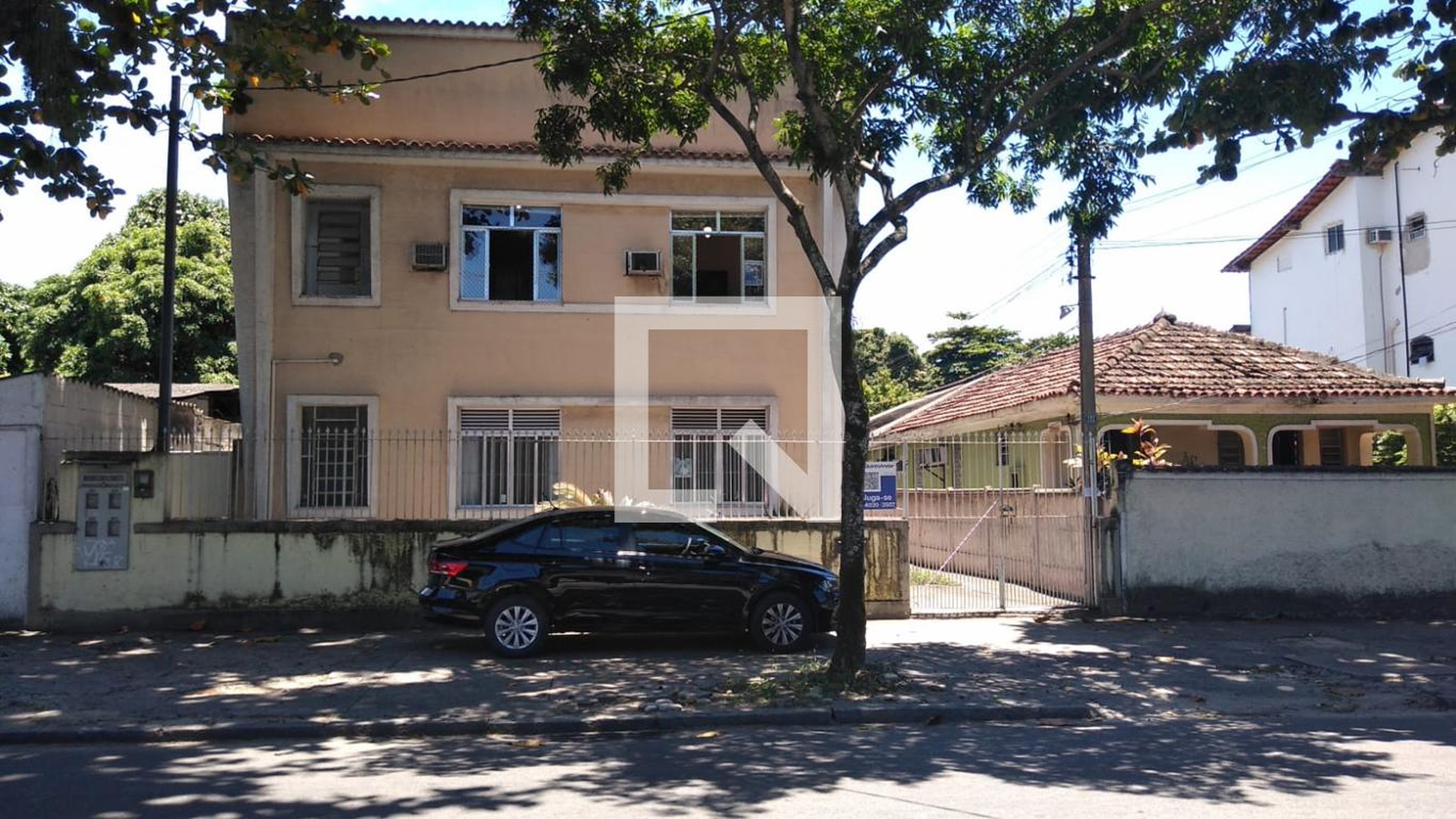 Fachada Condomínio em Rua Professor Gonçalves, 161