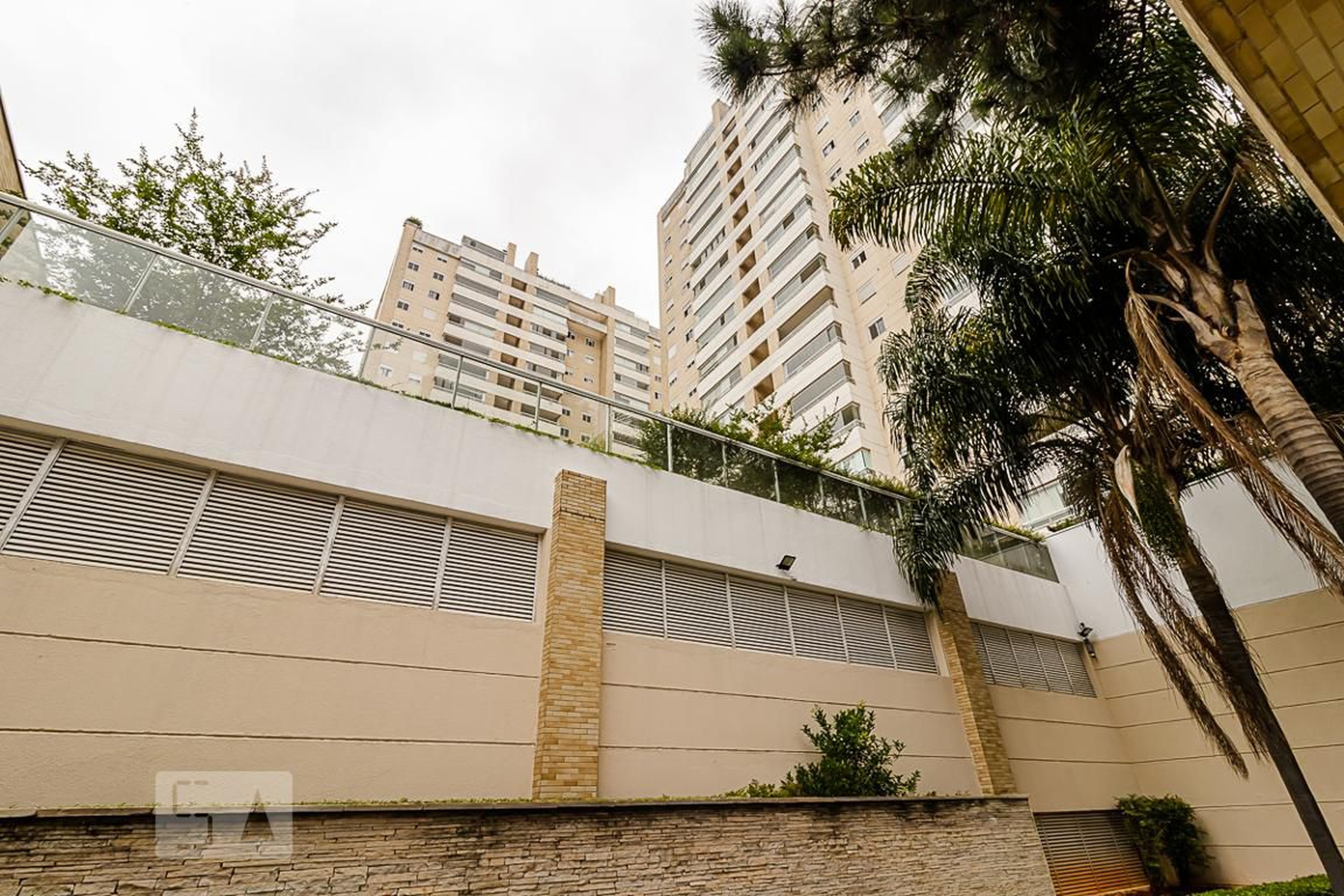 Fachada Condomínio em Rua Independencia, 90