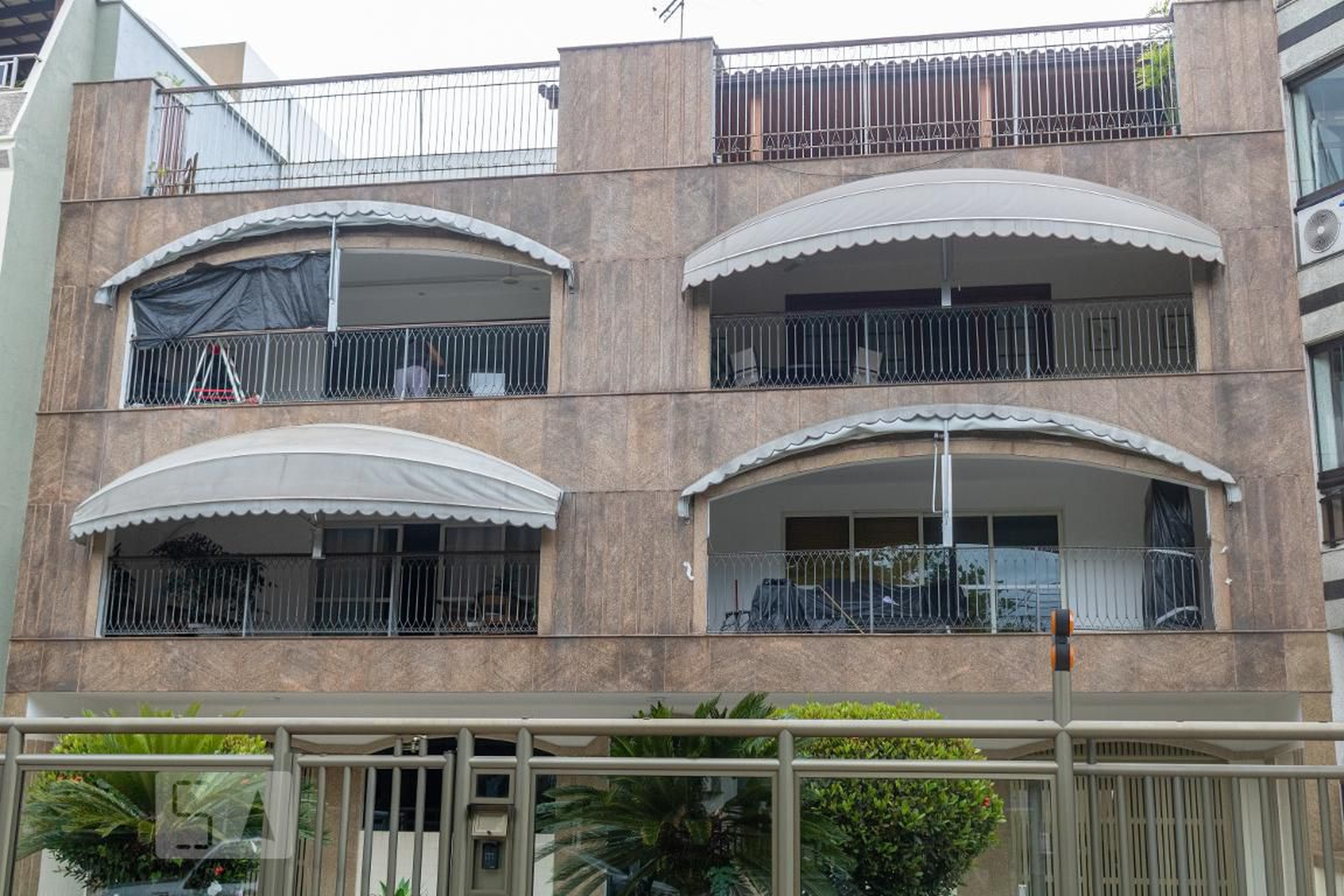 Fachada Condomínio Village da Barra