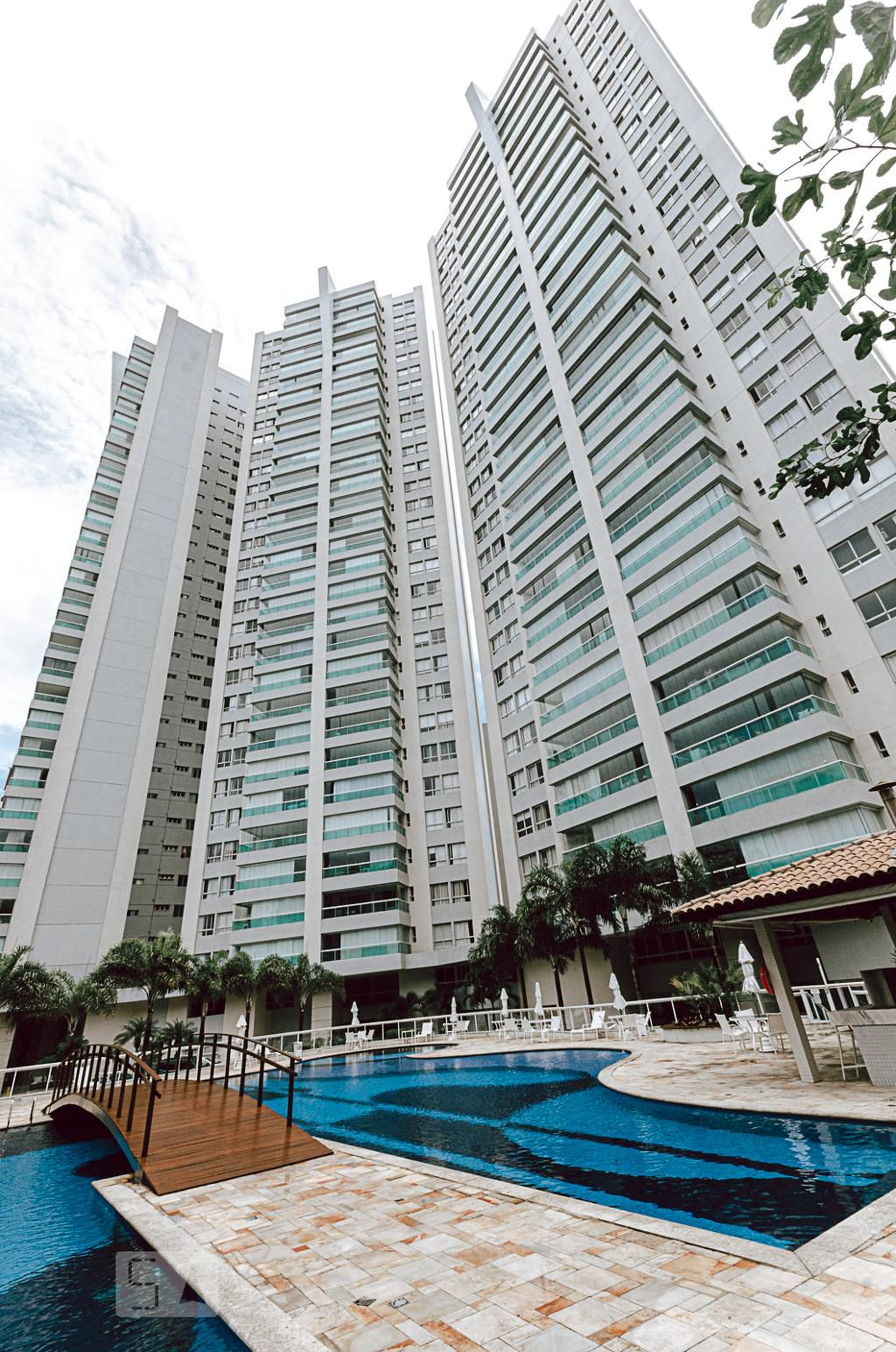 Fachada do Condomínio Condomínio Diamond