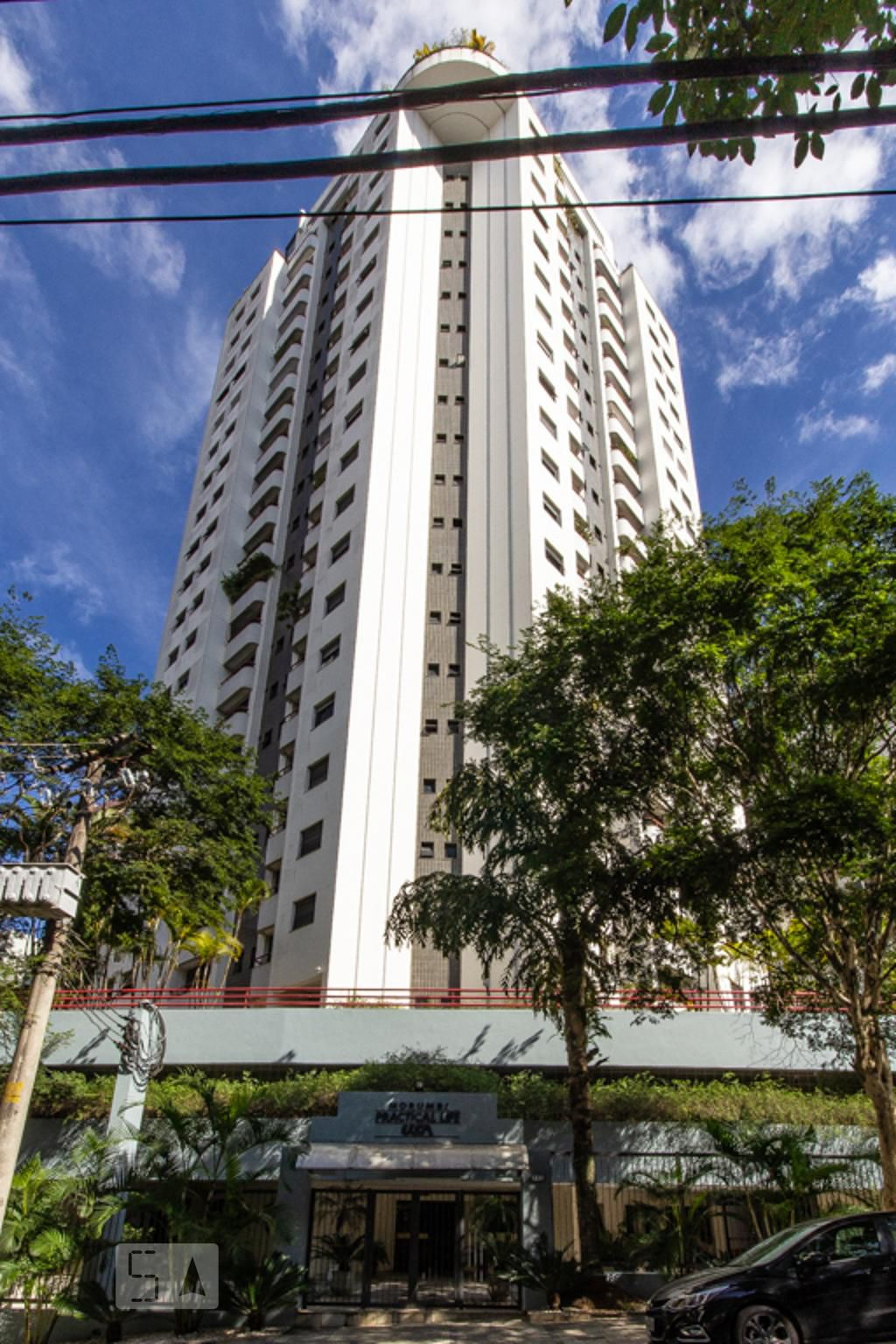 Fachada Condomínio em Rua Deputado João Sussumu Hirata, 682