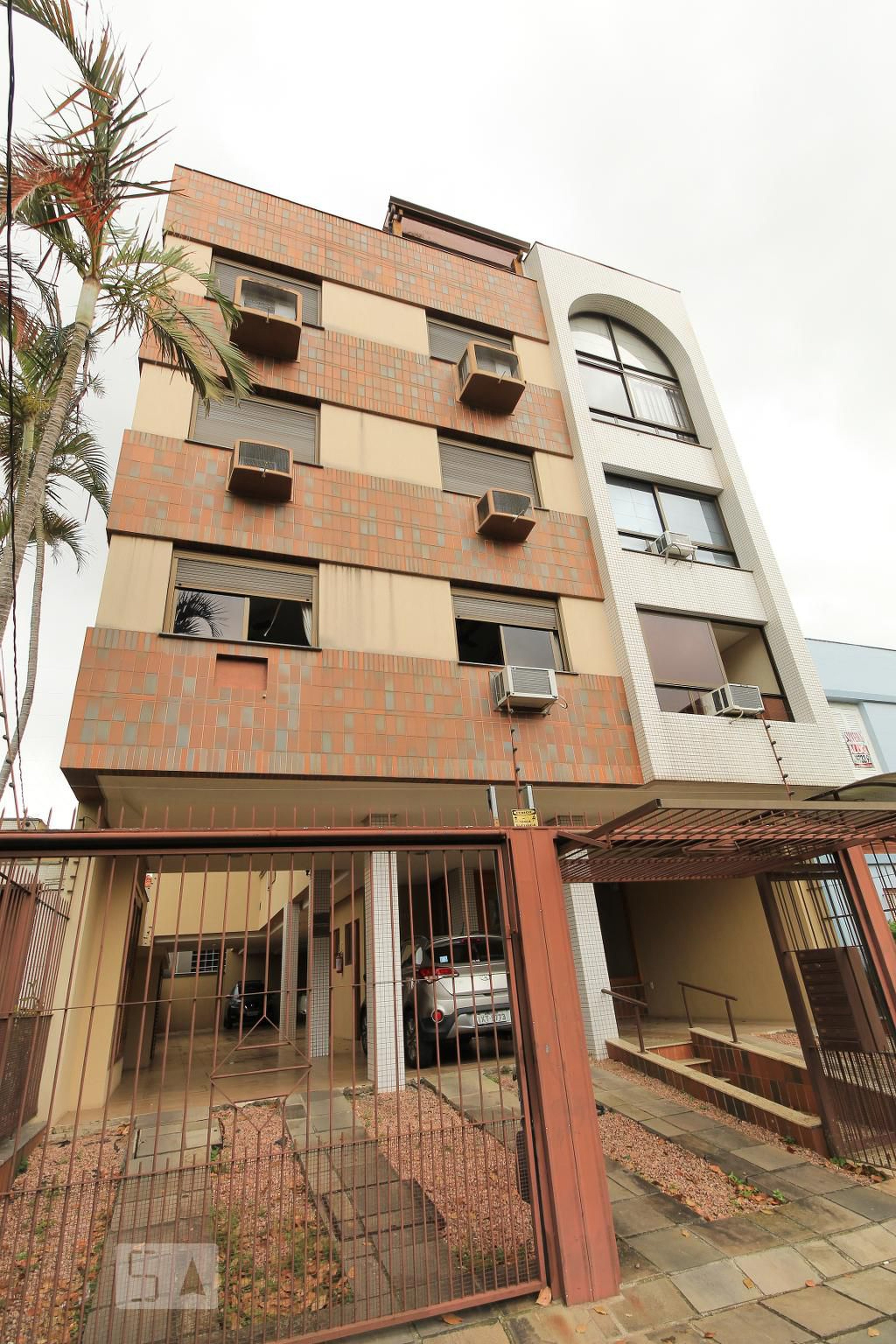 Fachada Condomínio em Rua Rafael Saadi, 50