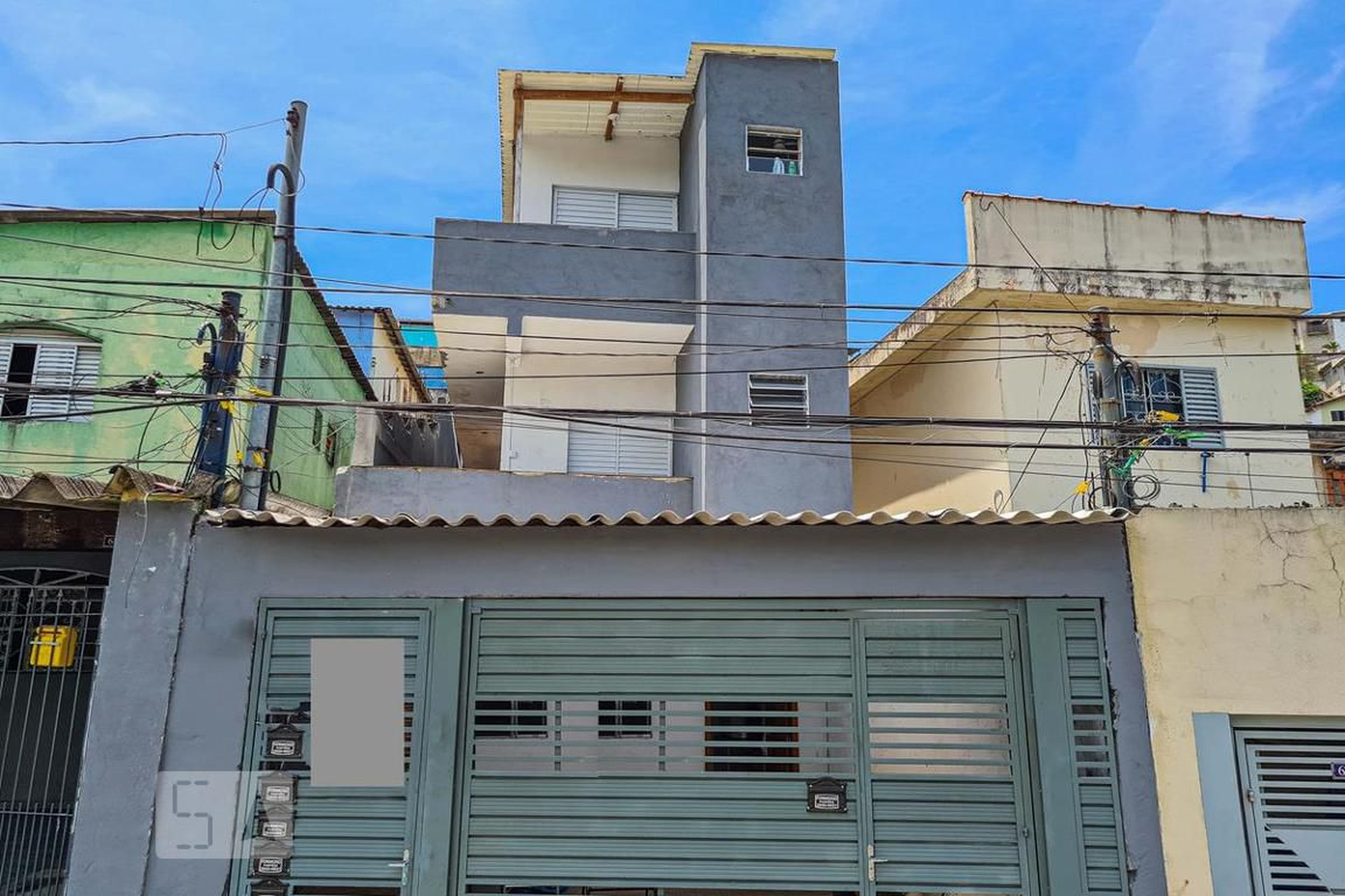 Fachada Condomínio em Rua Comendador Armando Pereira, 690