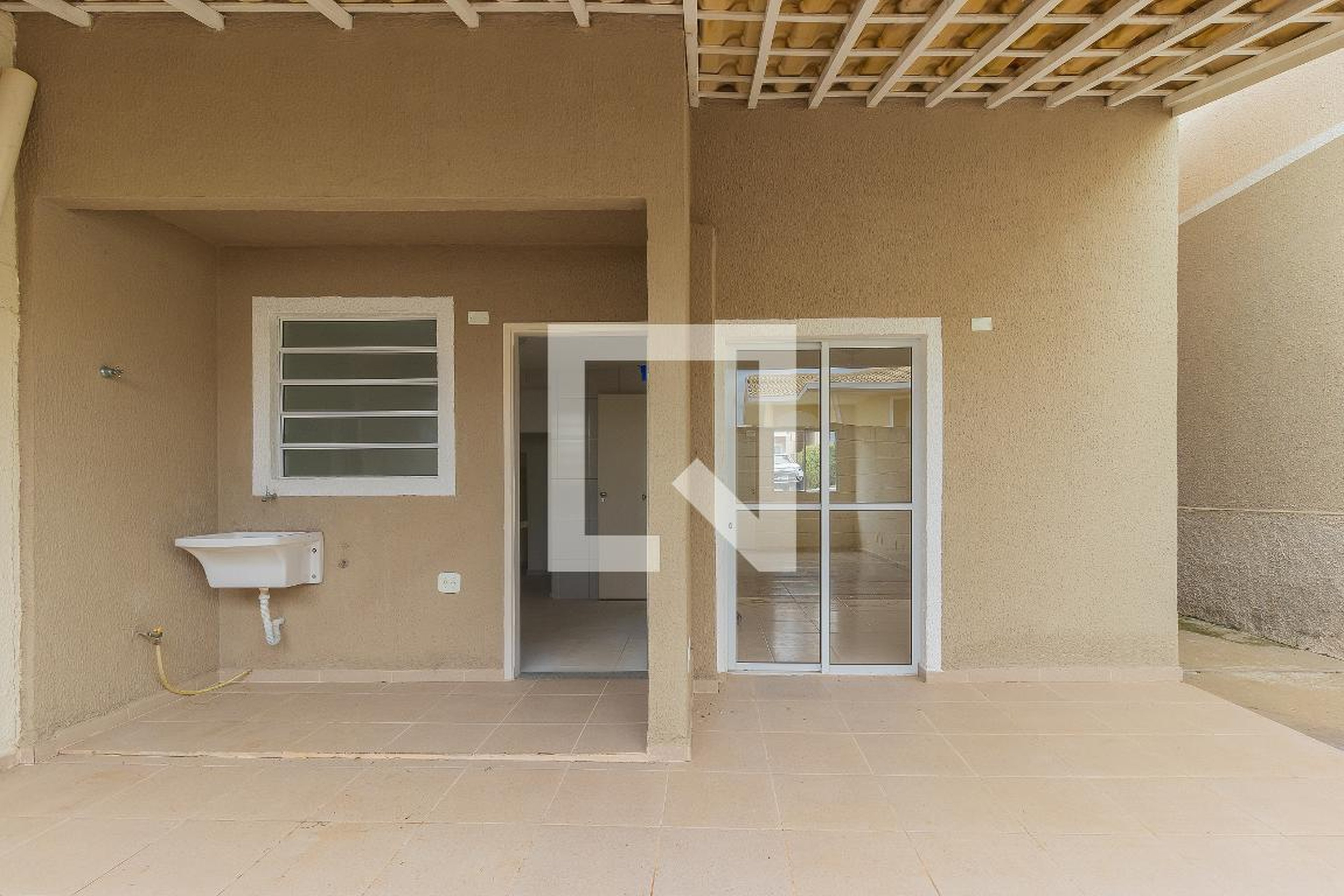 Área Externa - Campo Felis