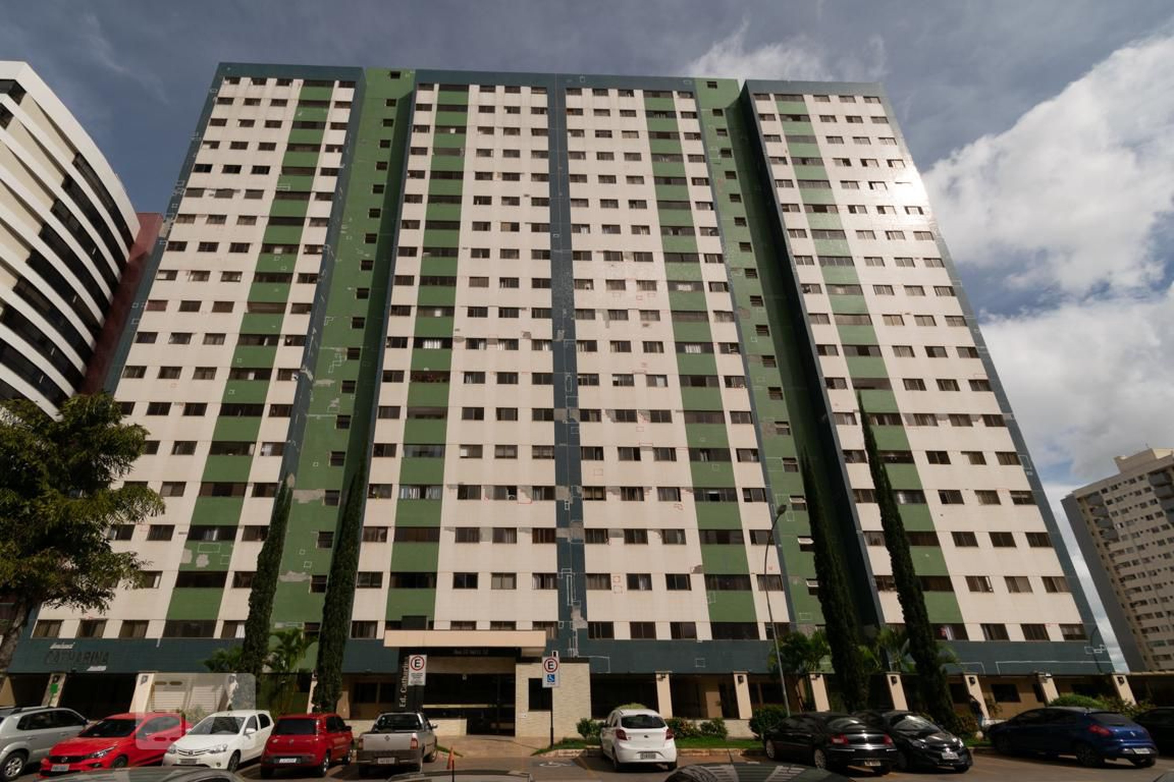 Fachada Condomínio em Rua 33 Sul, Lote 12 