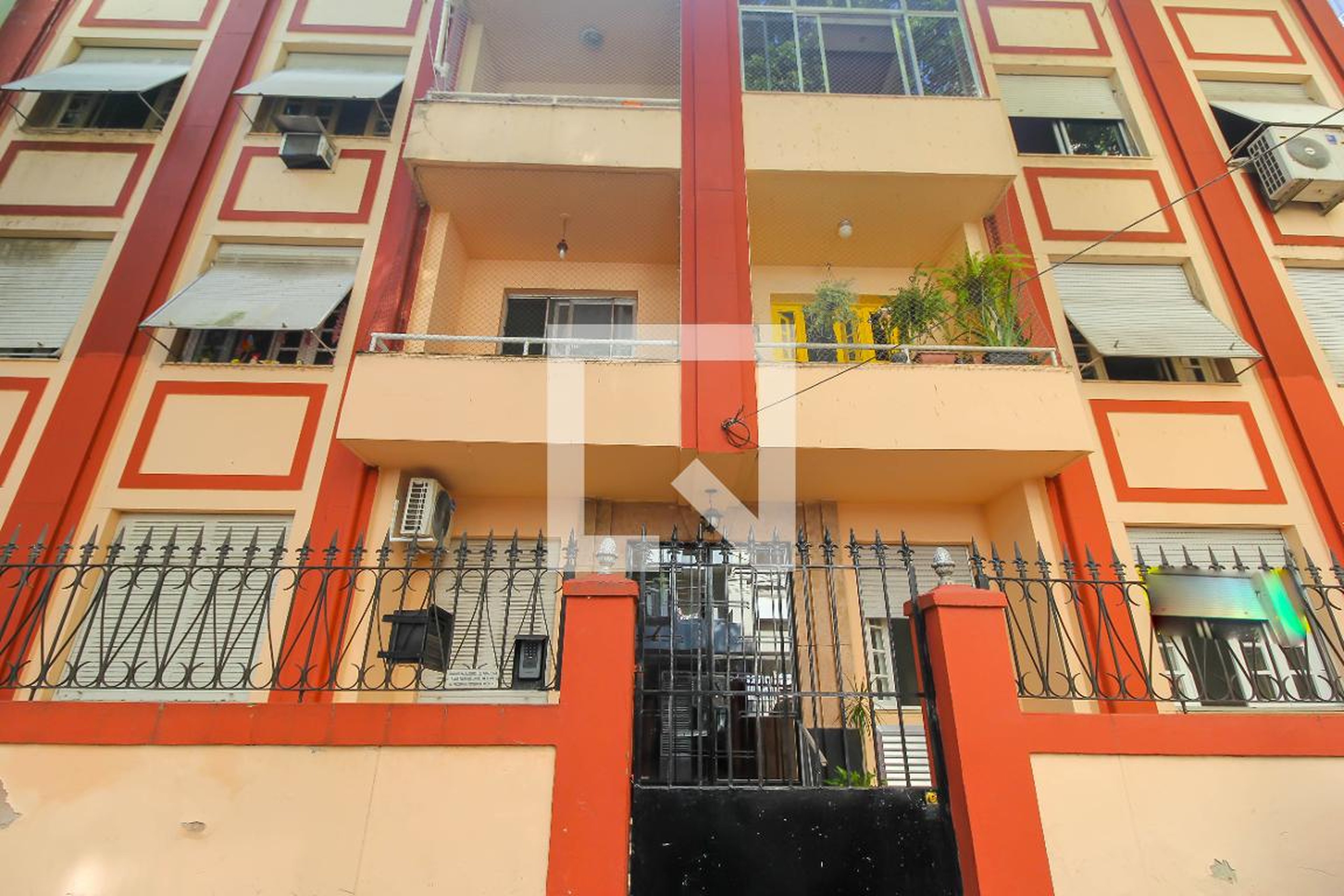 Fachada do Prédio Condomínio em Rua Guilherme Marconi, 64