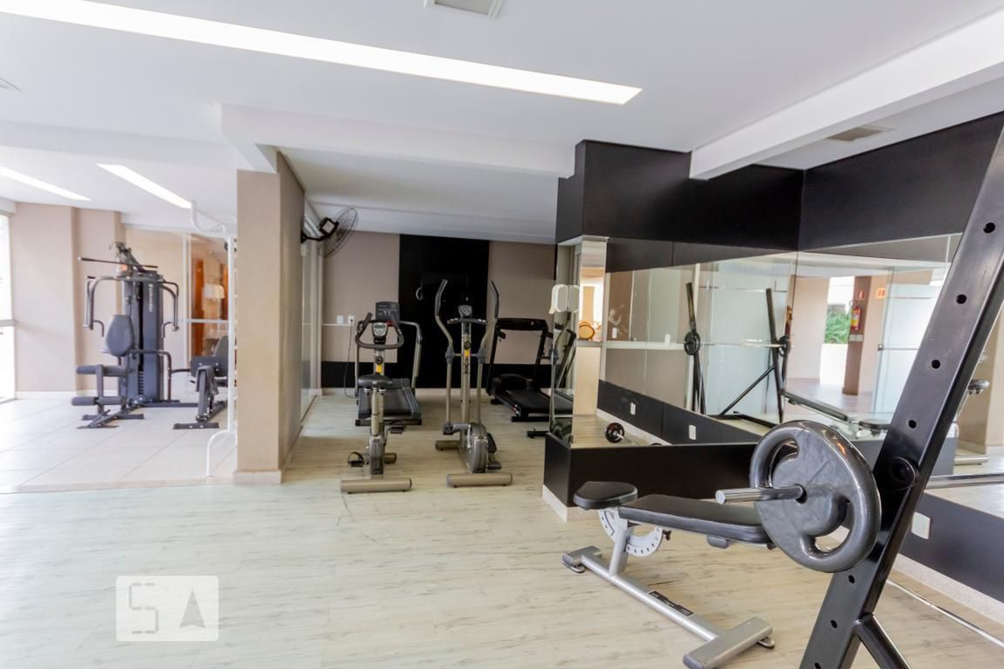 Academia - L'Essence du Lac