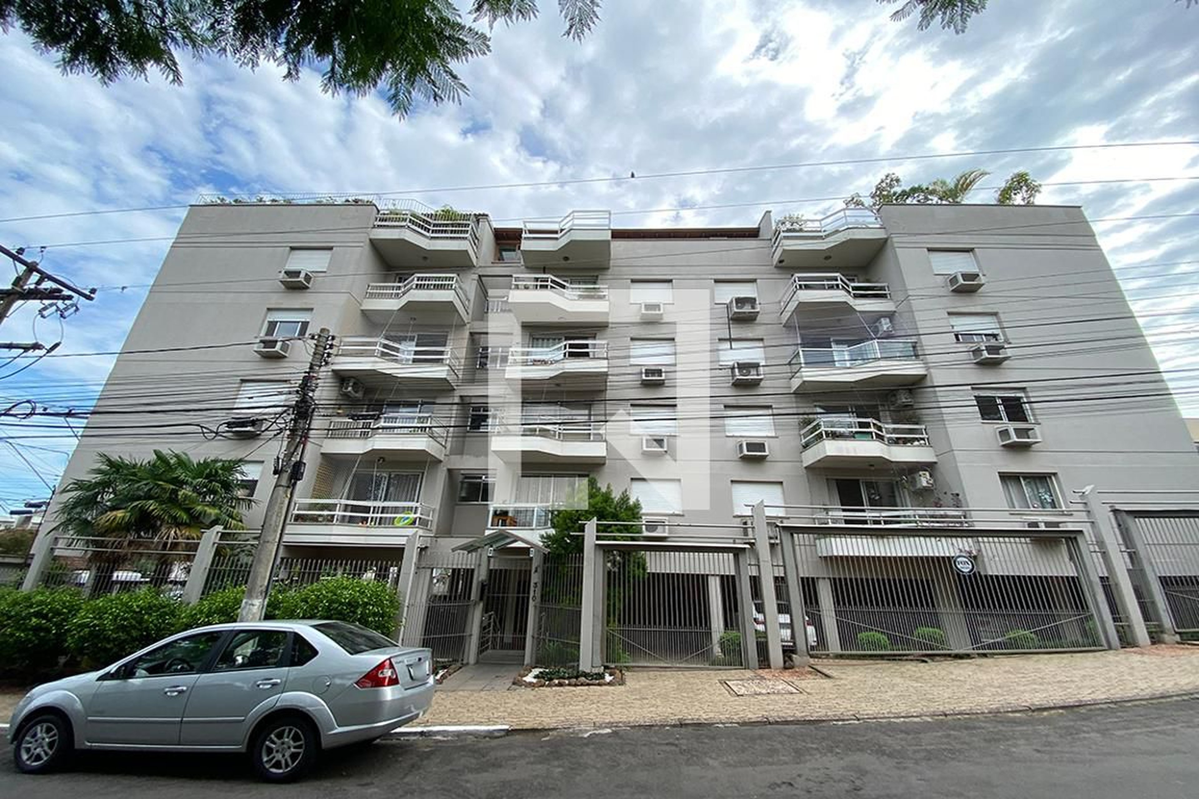 Fachada do Condomínio Condomínio em Rua Cristóvão Colombo, 310