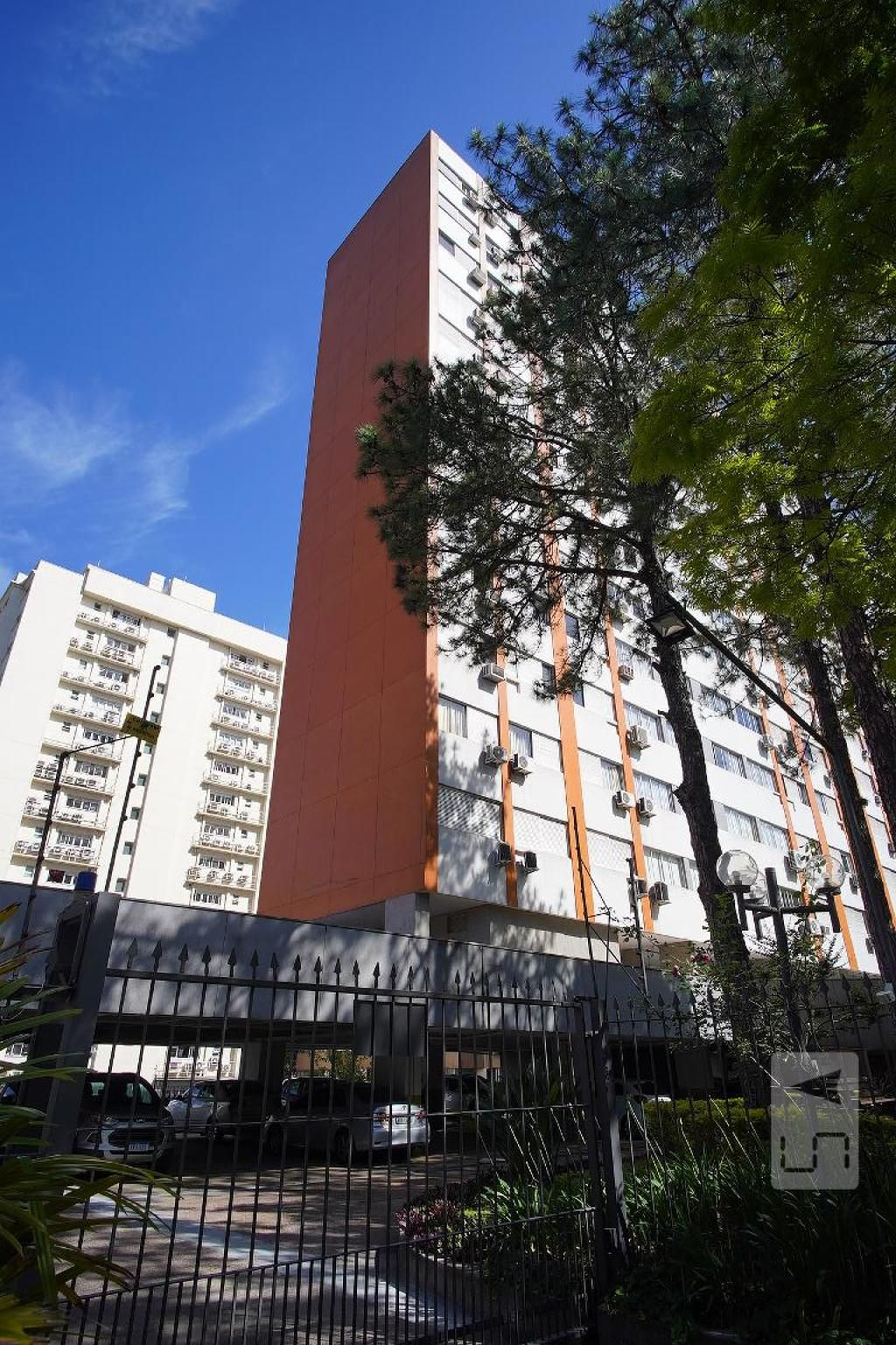 Fachada do Condomínio Condomínio Verona