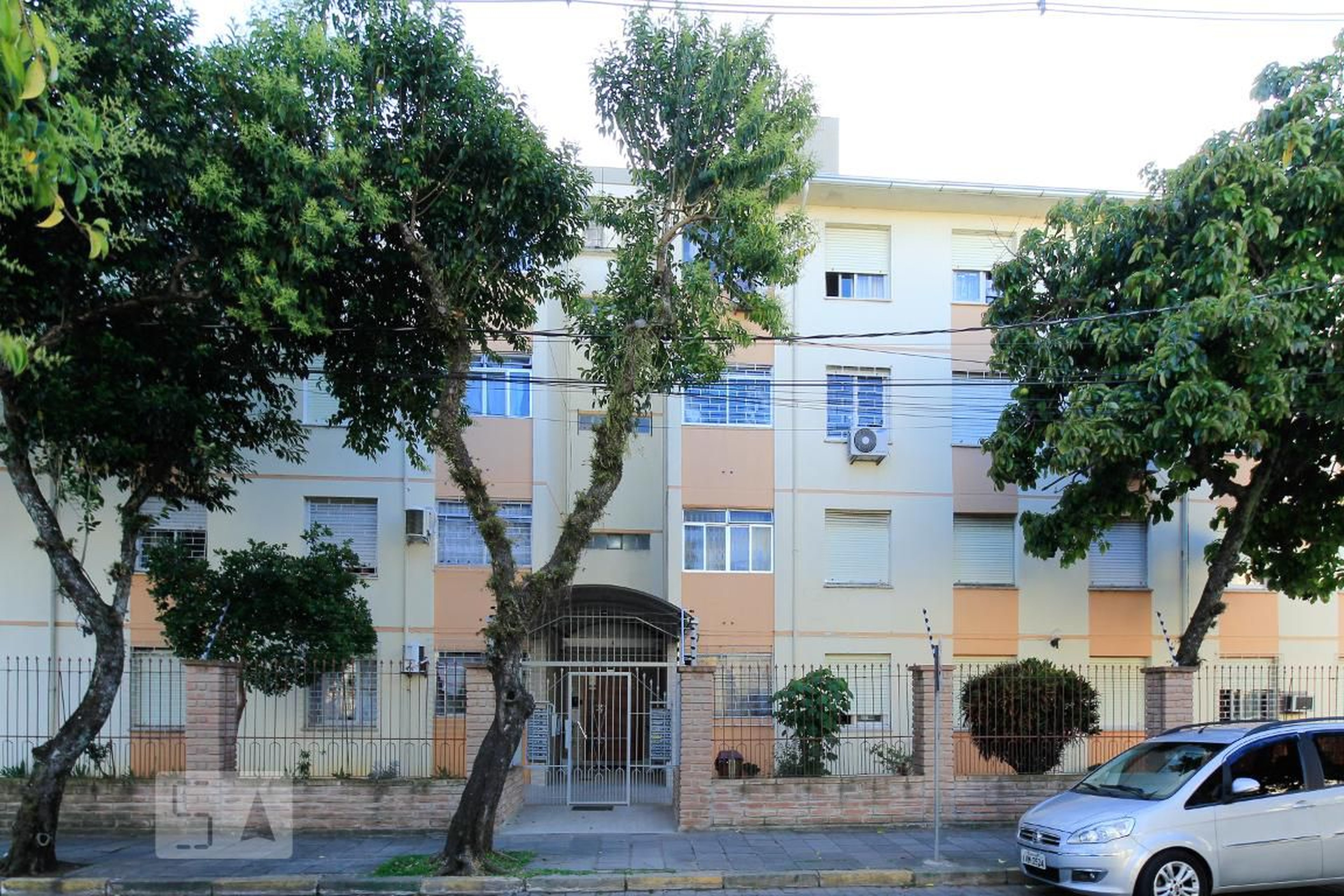 Fachada Condomínio em Rua José Domingos Varella, 301