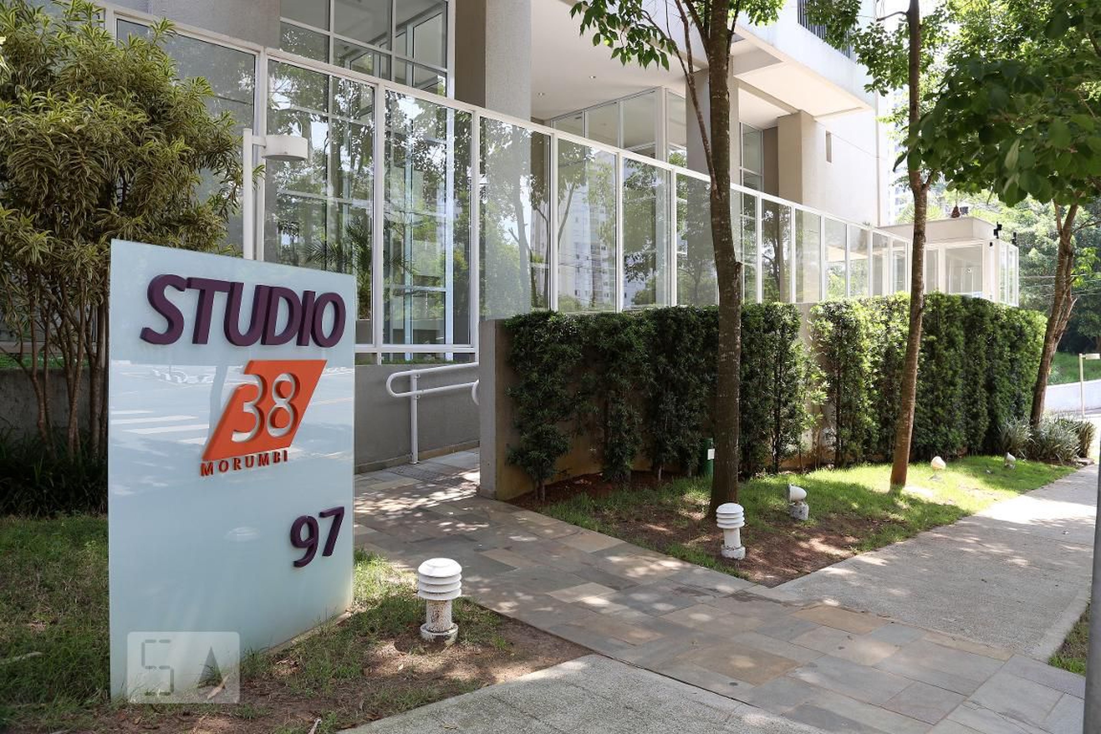 Fachada do Condomínio Condomínio Studio 38
