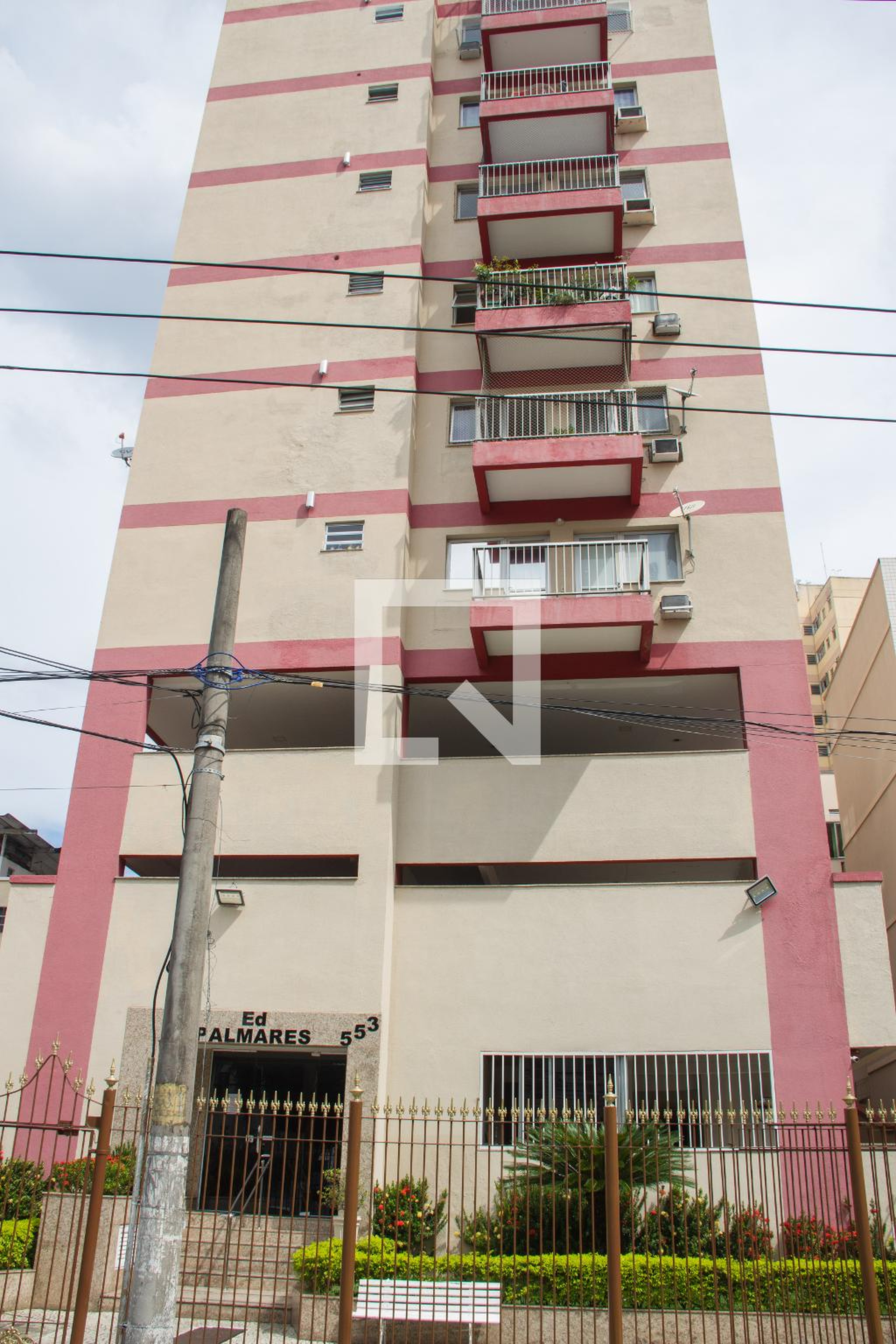 Fachada do Condomínio Condomínio Palmares