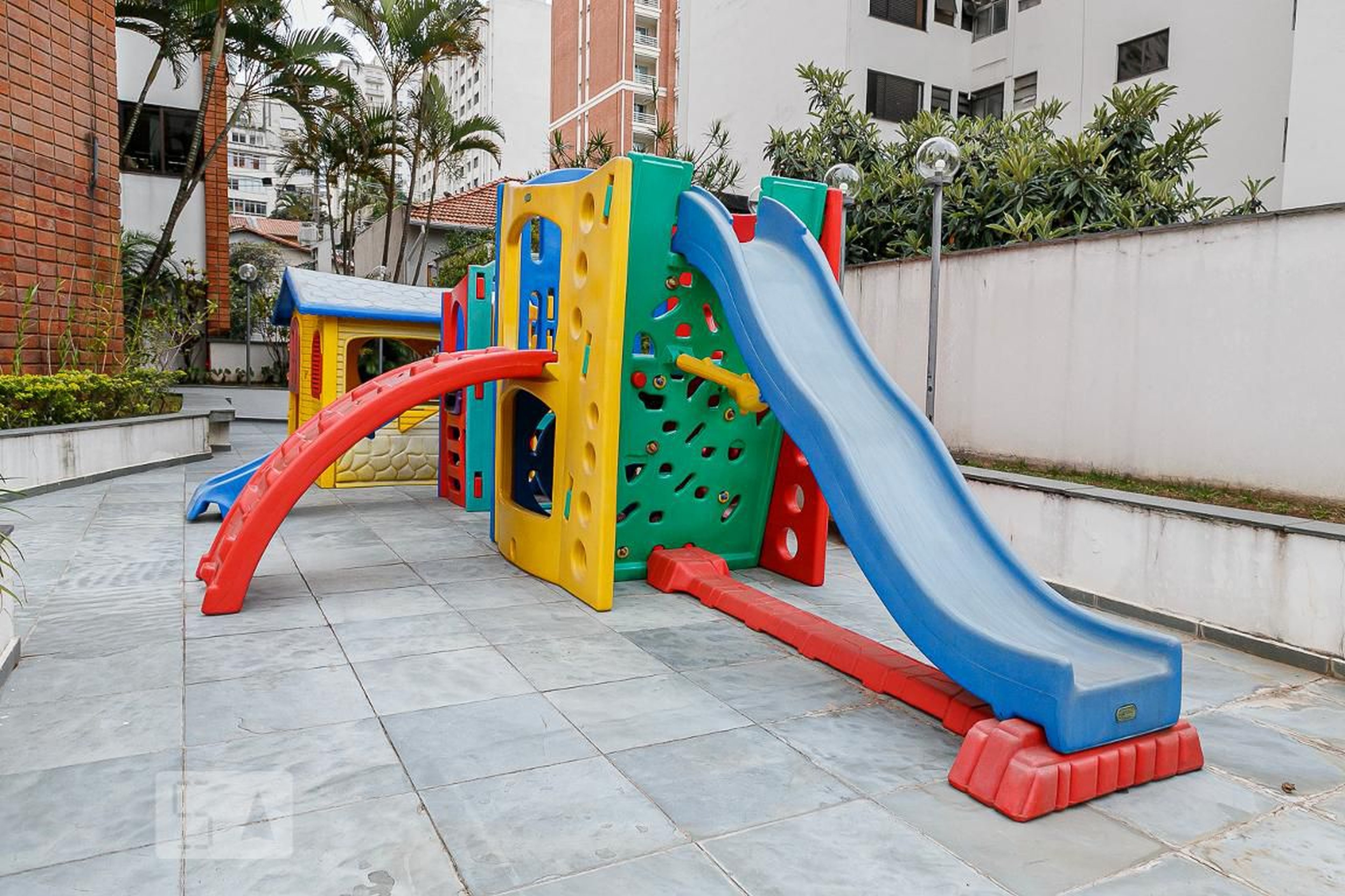 Playground - Victória Plaza