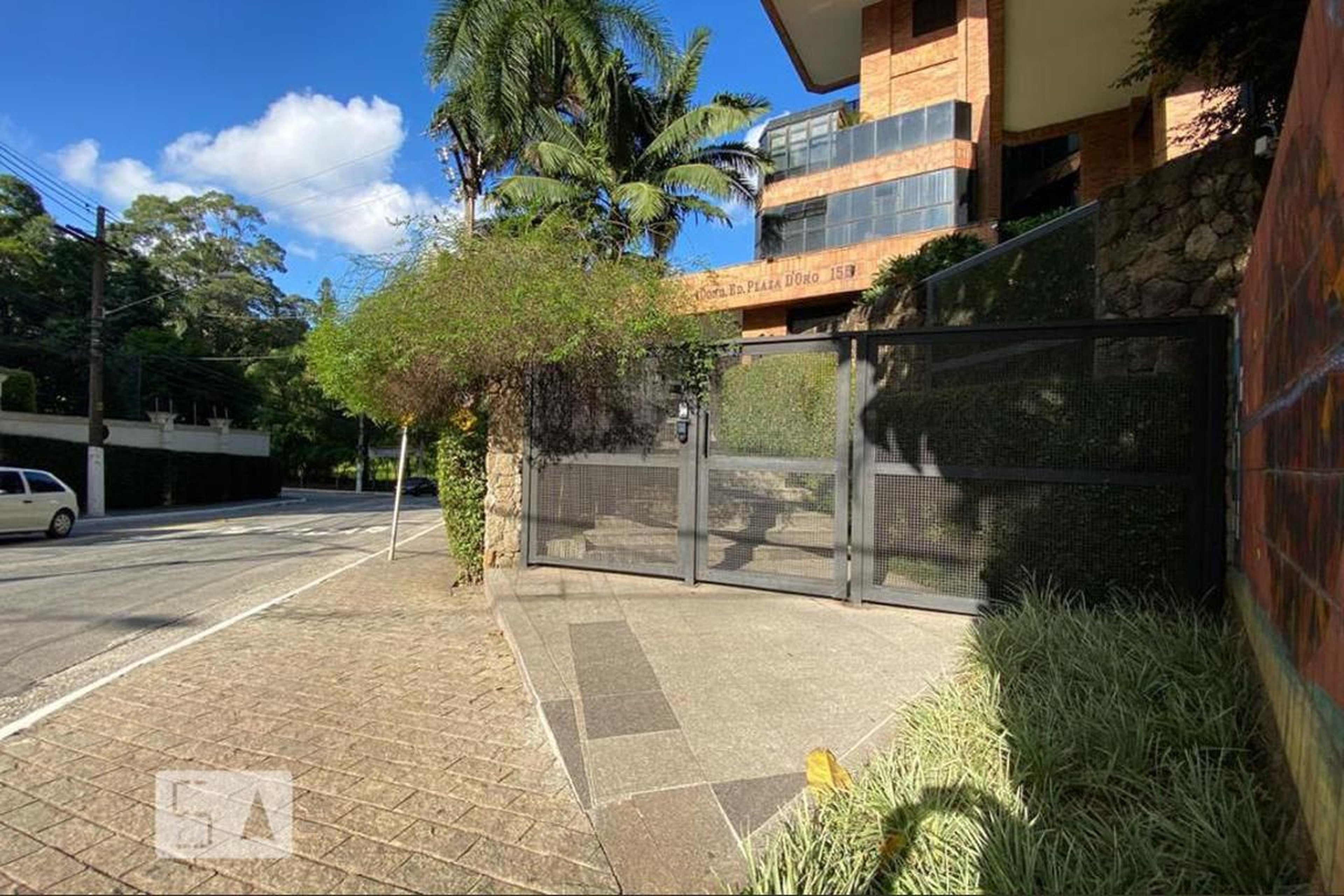 Fachada do Condomínio Condomínio Plaza Doro