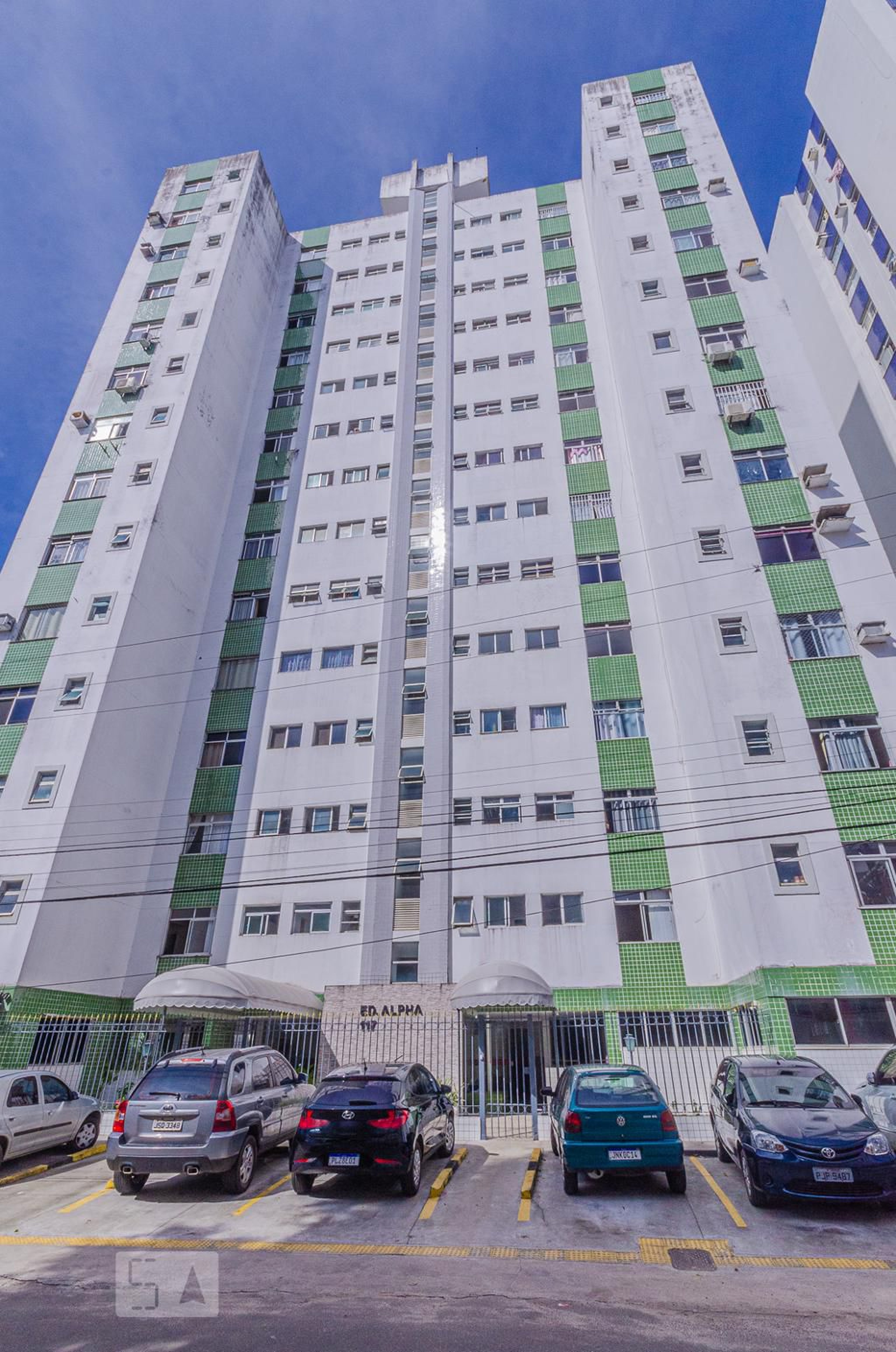 Fachada do Condomínio Condomínio Edifico Alpha