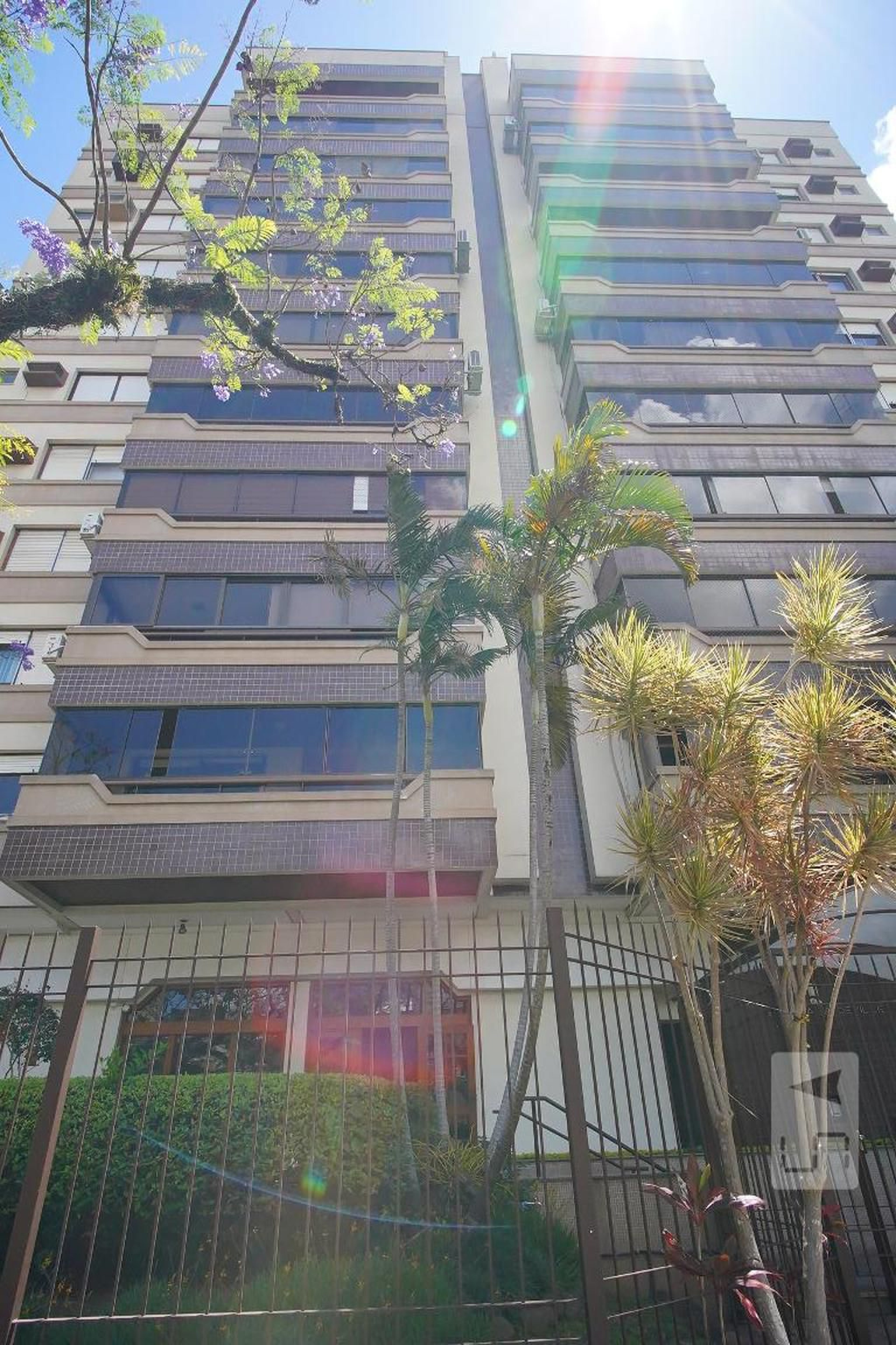 Fachada Condomínio Plaza de Ville