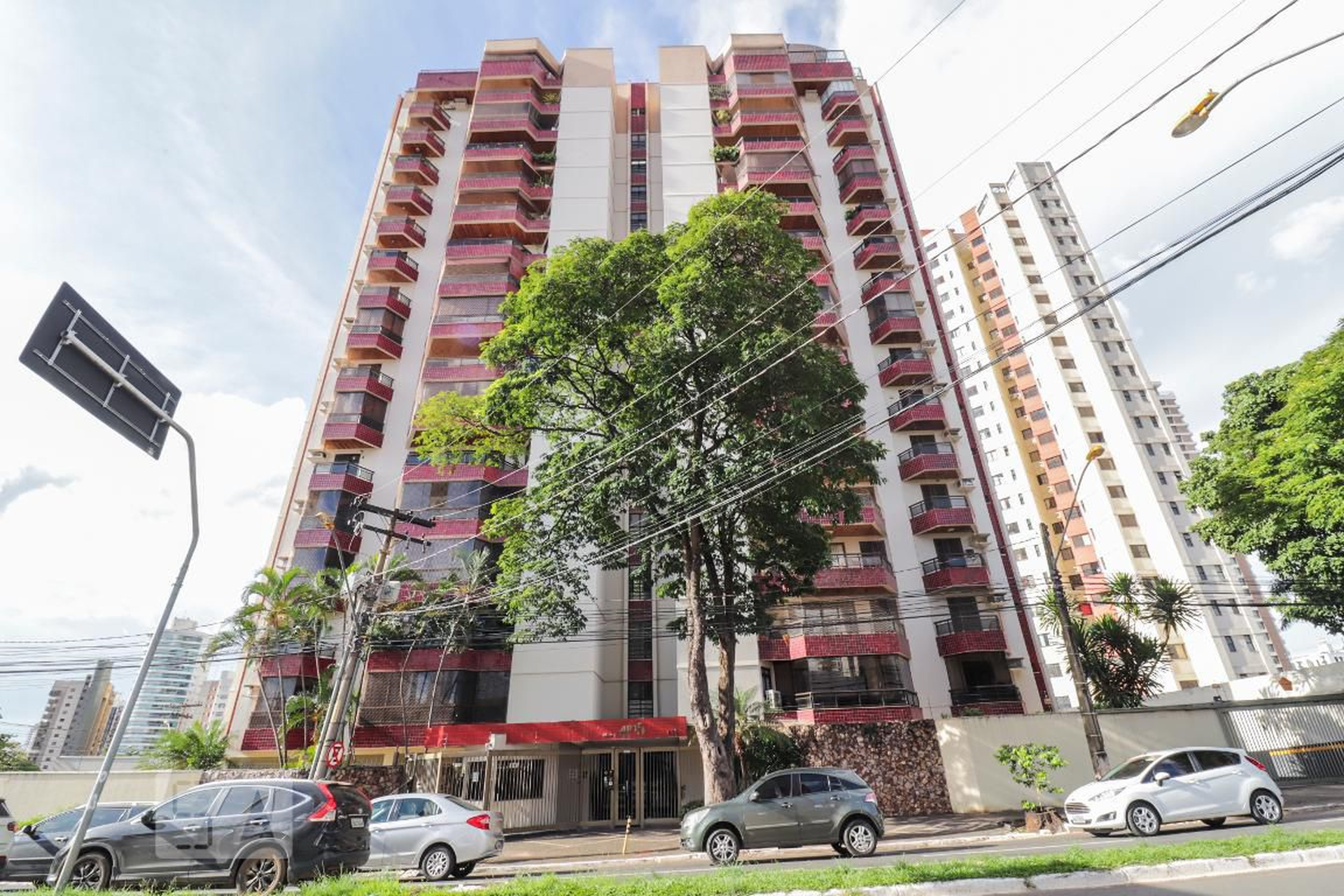 Fachada Condomínio em Avenida D, 625